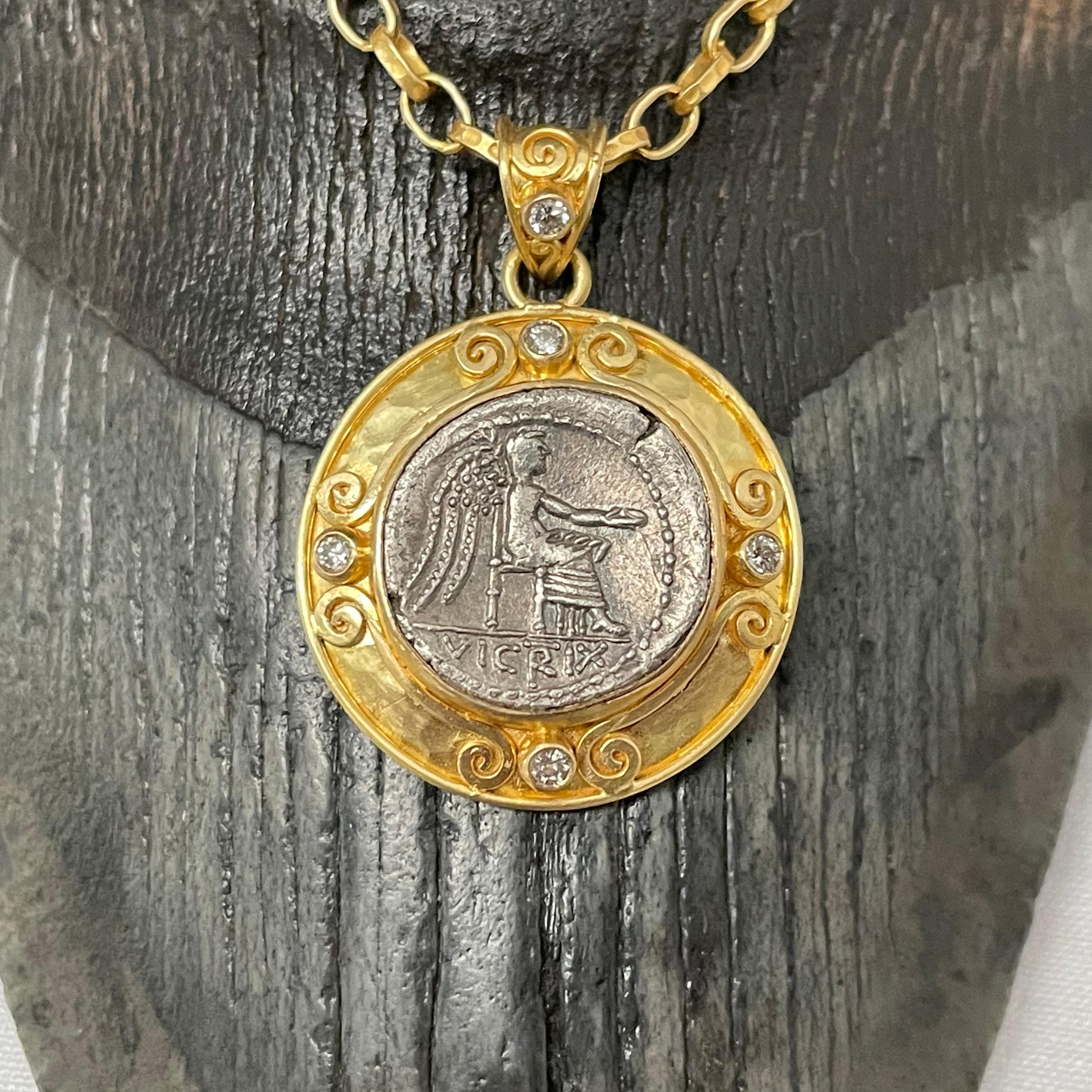 Ancient Roman 1st Century BC Victoria Coin Diamonds 18K Gold Pendant In New Condition For Sale In Soquel, CA