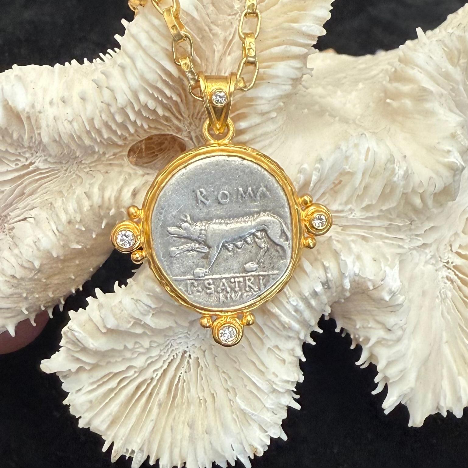Pendentif en or 18K avec pièce de monnaie du loup de l'Antiquité romaine du 1er siècle avant J.-C. et diamants en vente 4