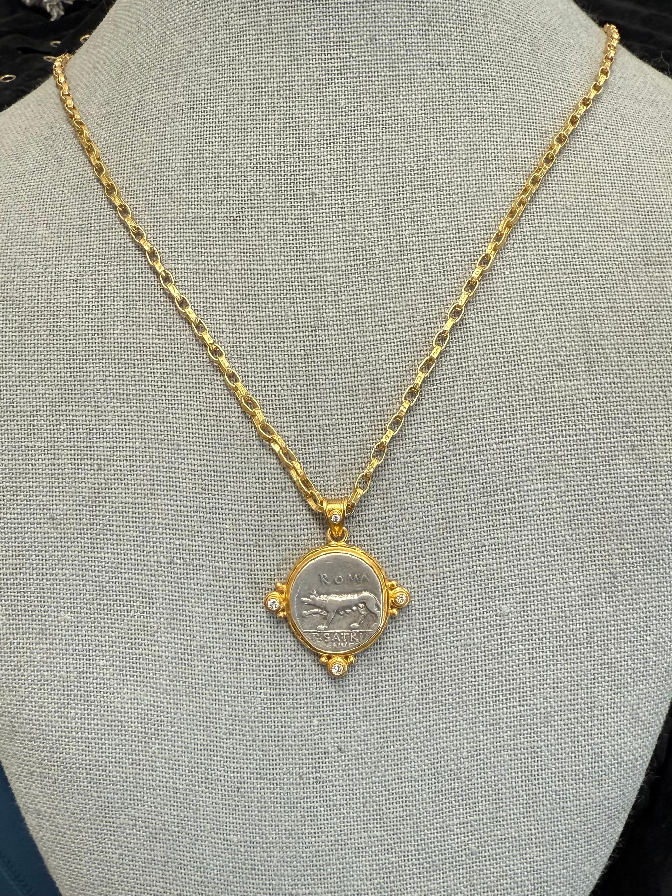 Taille rose Pendentif en or 18K avec pièce de monnaie du loup de l'Antiquité romaine du 1er siècle avant J.-C. et diamants en vente