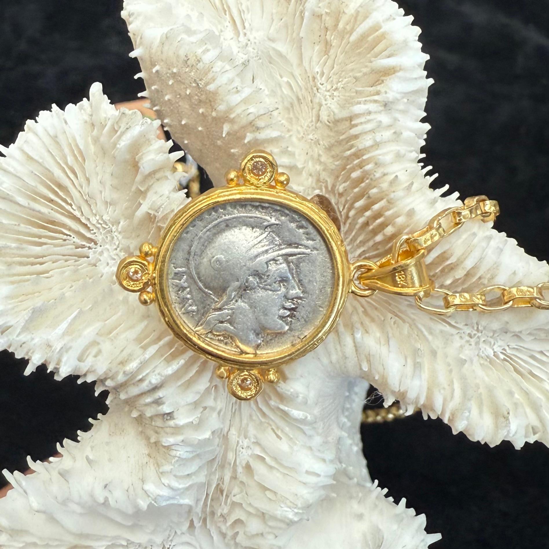 Pendentif en or 18K avec pièce de monnaie du loup de l'Antiquité romaine du 1er siècle avant J.-C. et diamants en vente 1