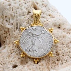 Ancienne pièce de monnaie romaine du 1er siècle de la déesse Victoria Pendentif en or 18K