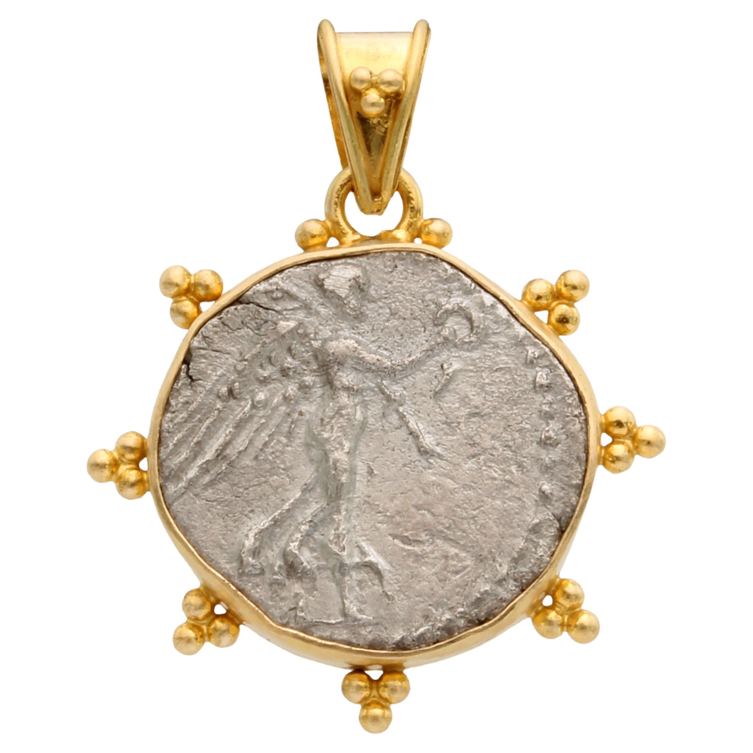 Ancient Roman 1st Century Goddess Victoria Coin 18K Gold Pendant For Sale