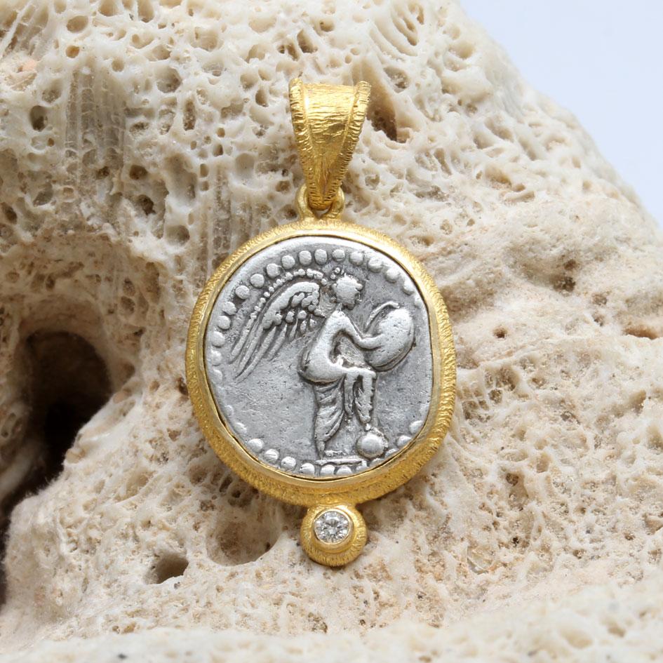 Classical Roman Ancient Roman 1st Century Goddess Victoria Coin Diamond 18K Gold Pendant For Sale
