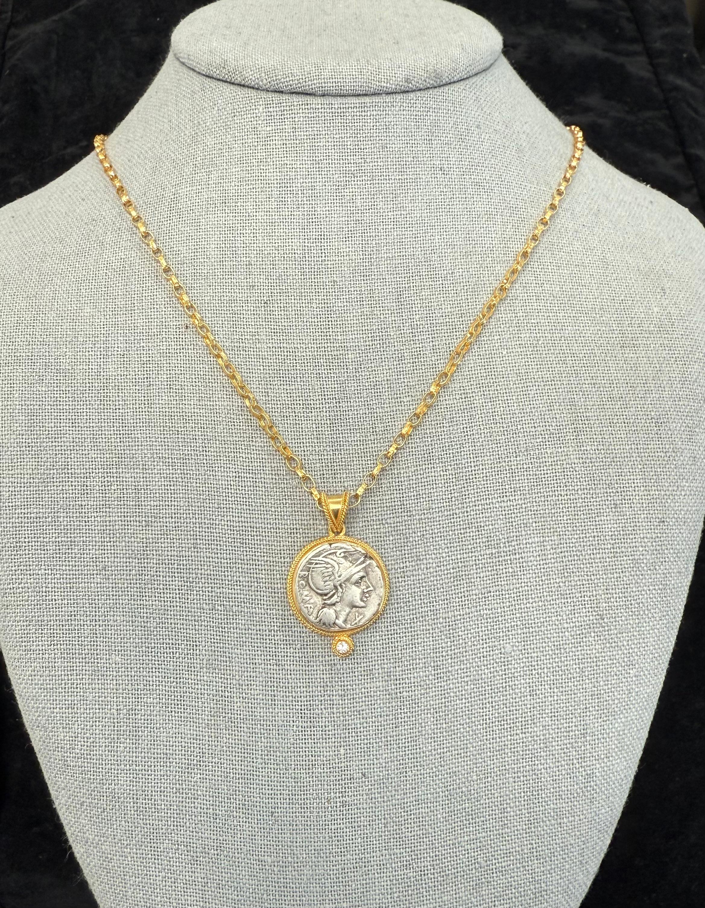 Colgante de oro de 18 quilates con diamantes de la diosa Roma de la Antigua Roma del siglo II a.C. Corte rosa en venta
