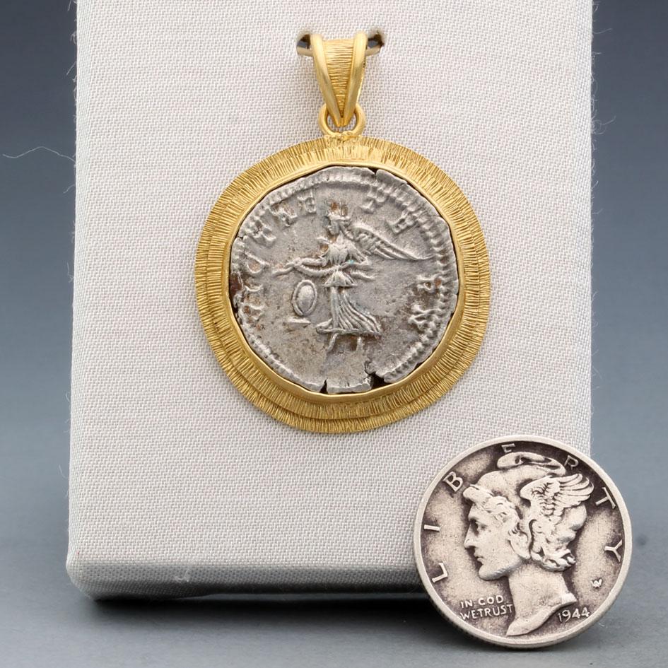 Ancient Roman 2nd Century Silver Goddess Victory Coin 18K Gold Pendant In New Condition For Sale In Soquel, CA
