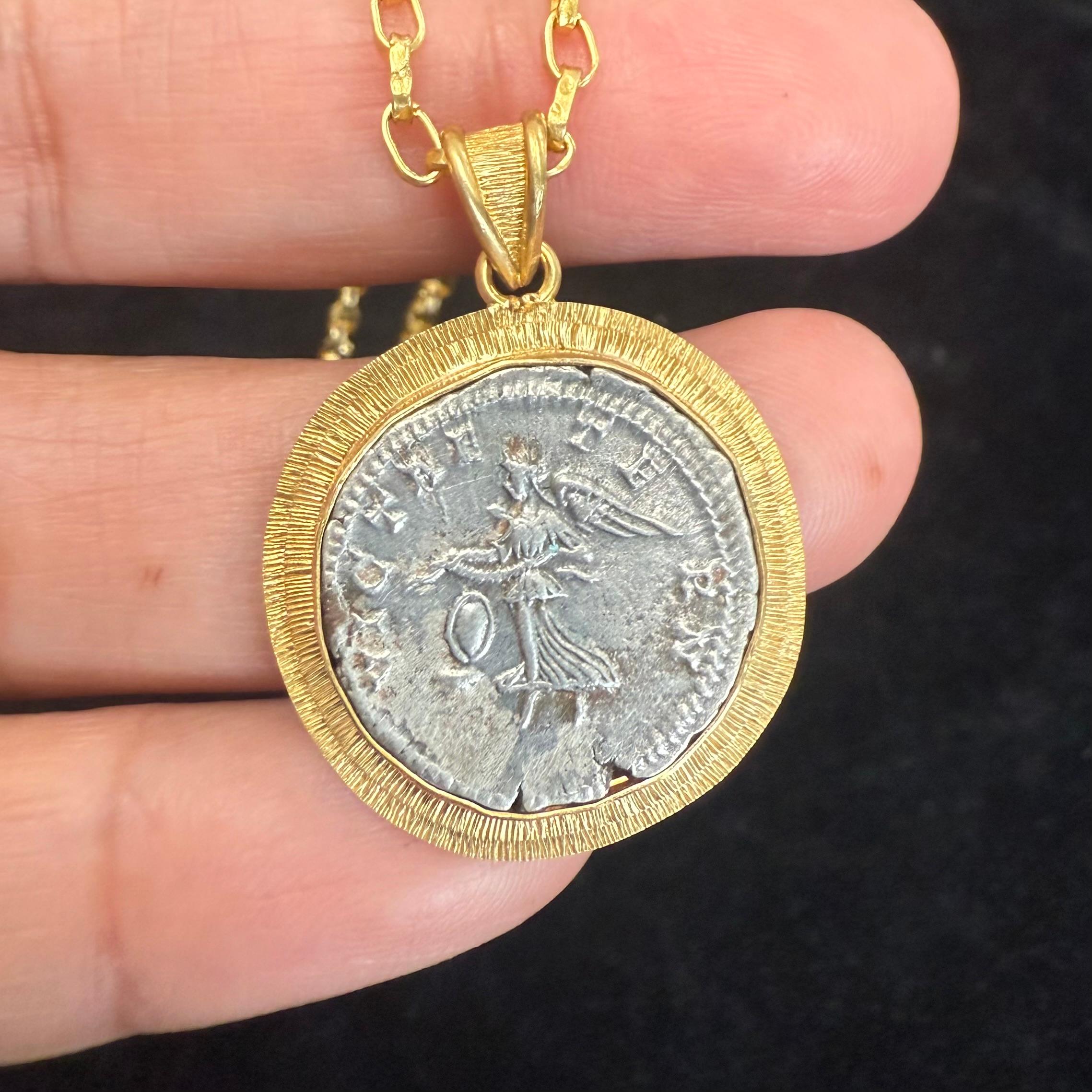 Ancient Roman 2nd Century Silver Goddess Victory Coin 18K Gold Pendant For Sale 3
