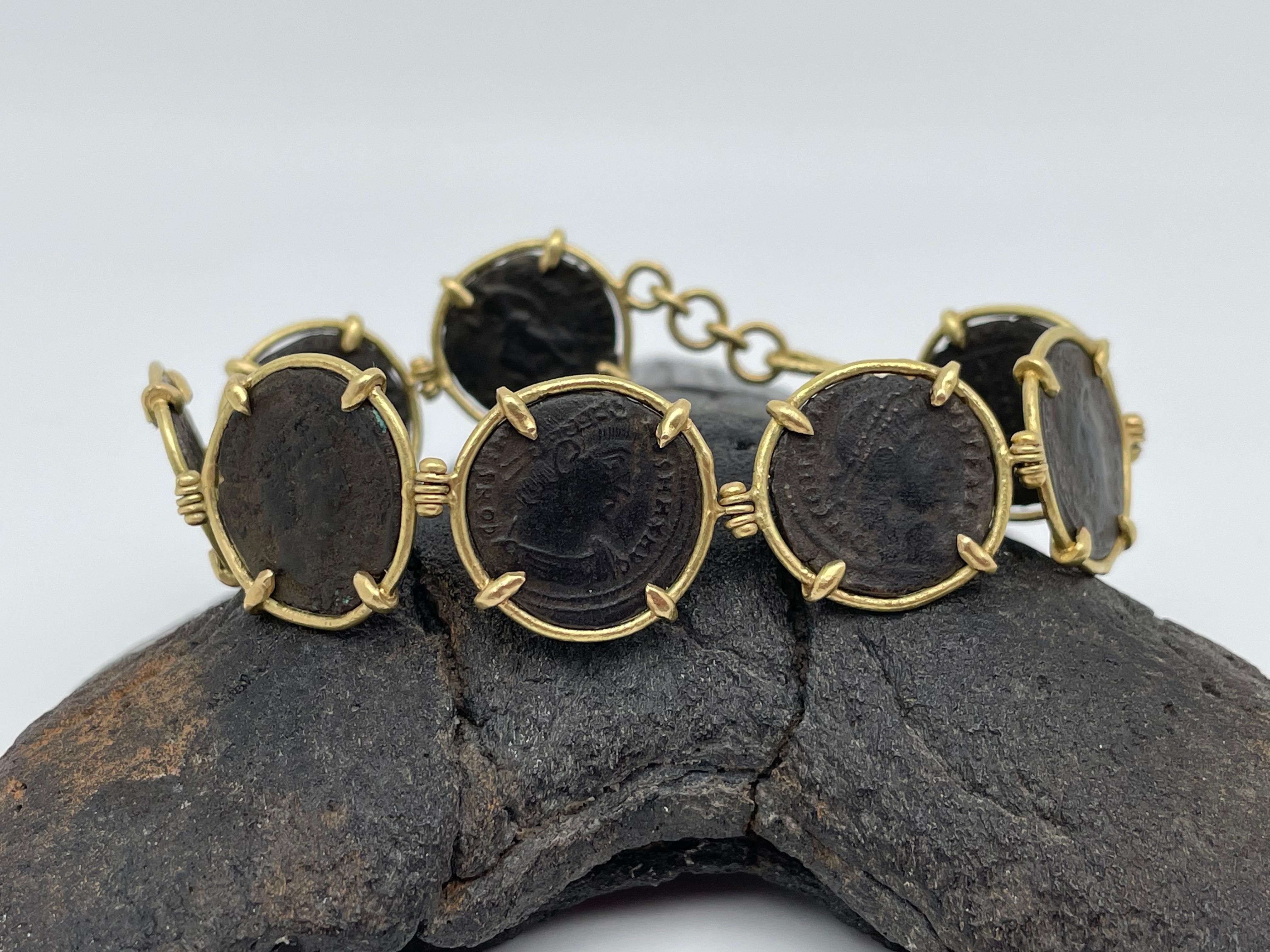 Ancient Roman 3rd Century Emperor Constans Coins 18K Gold Bracelet  In New Condition For Sale In Soquel, CA