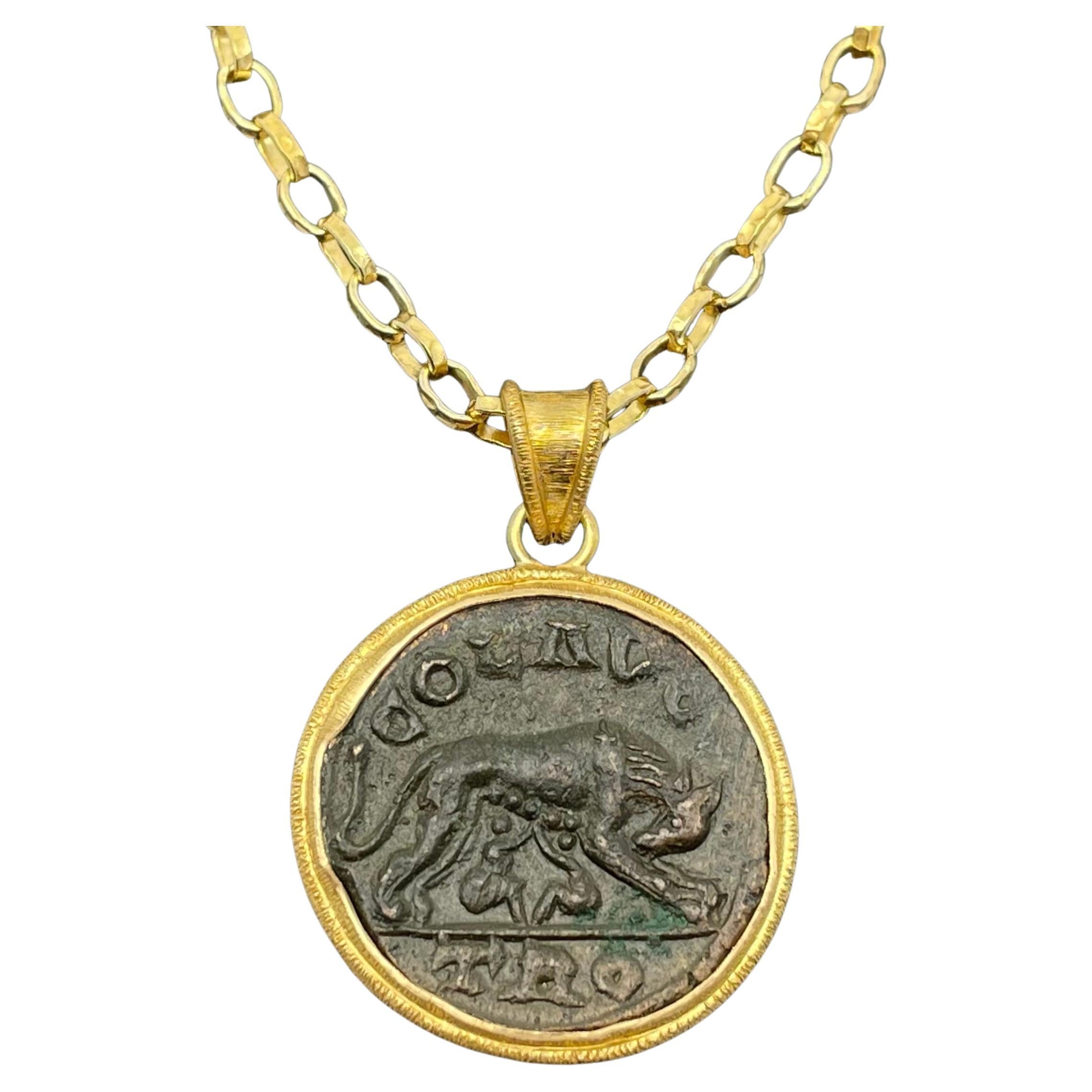 Pendentif en or 18 carats avec pièce de monnaie romaine antique Romulus et Remus du 3e siècle