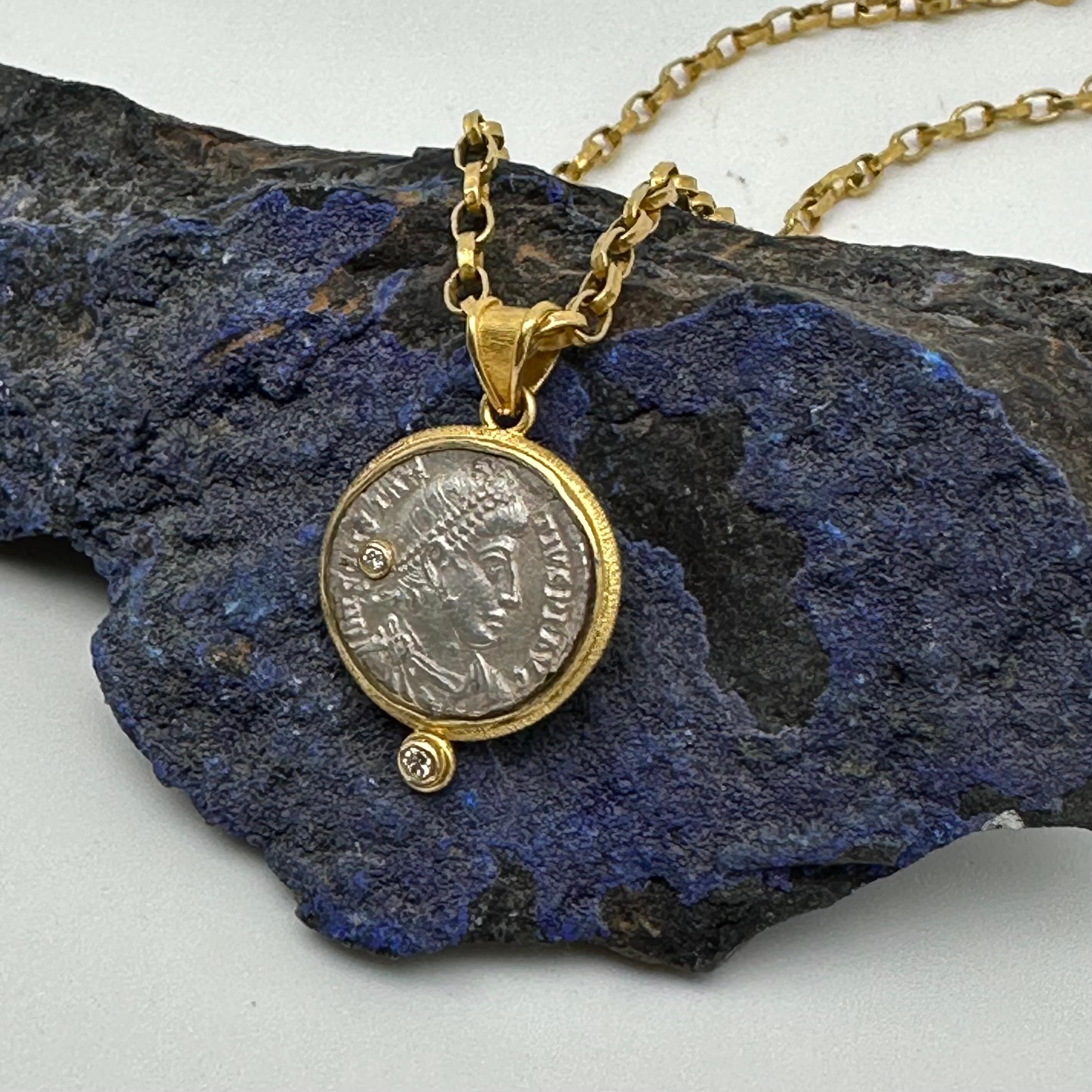 Ancient Roman 4th Century AD Constantius II Coin Diamonds 18K Gold Pendant  For Sale 2