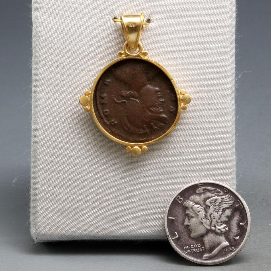 Ancient Roman 4th Century AD Romulus And Remus Coin 18K Gold Pendant In New Condition In Soquel, CA