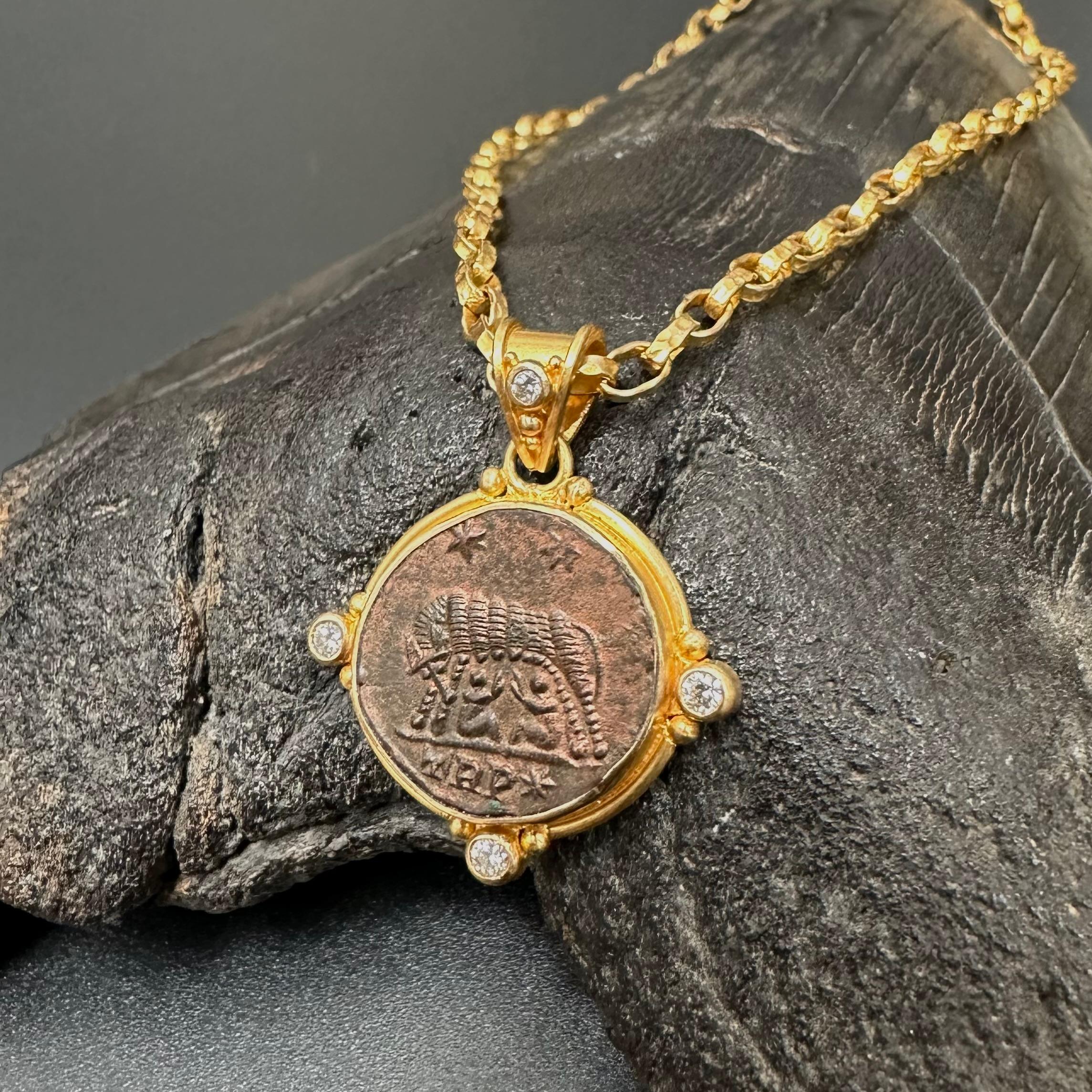 Ancient Roman 4th Century AD Romulus/Remus Coin Diamonds 18K Gold Pendant For Sale 4