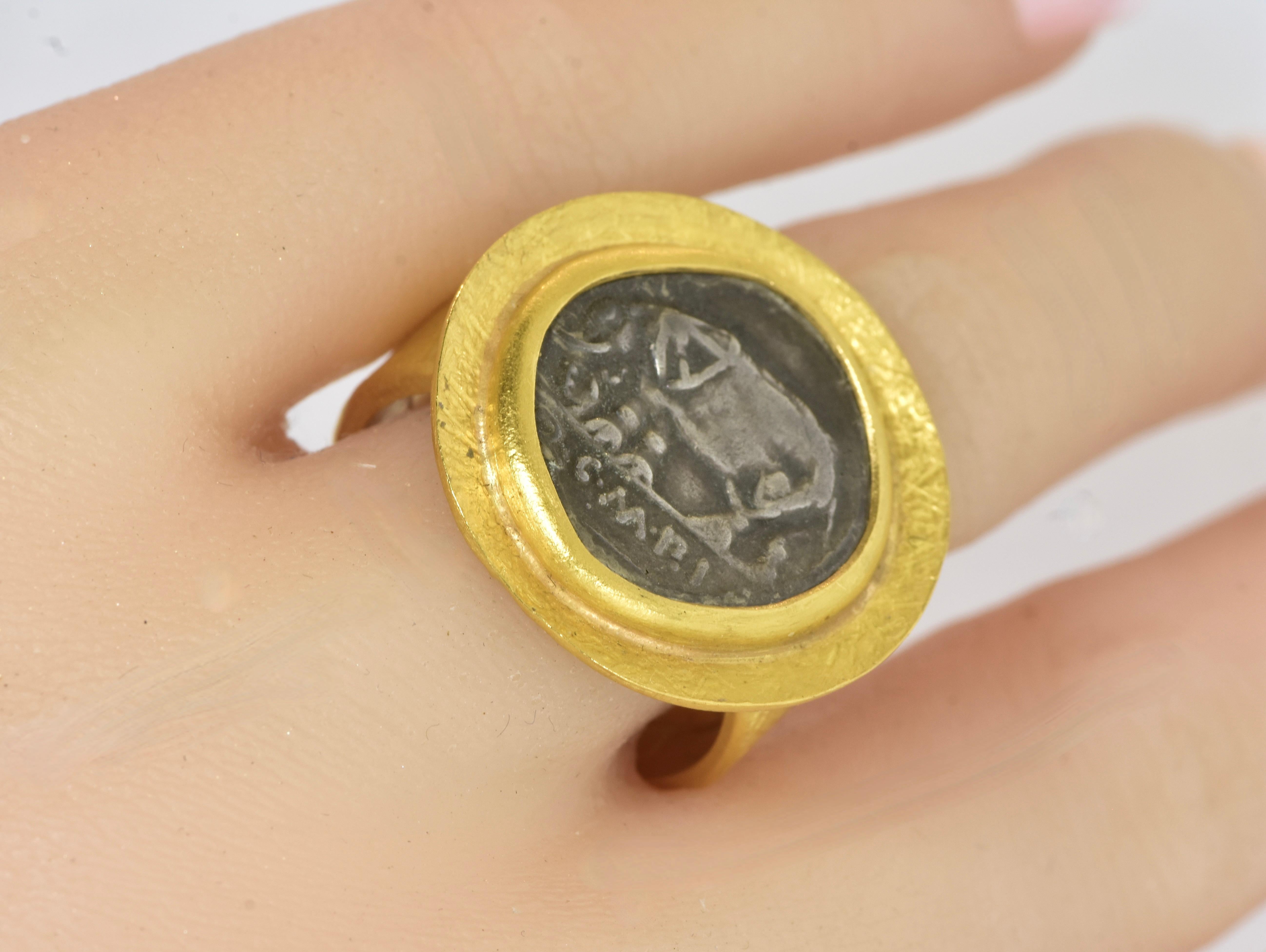Ancient Roman, 81 B.C, Coin  22K gold Ring centering the Authentic Fine Denarius For Sale 2