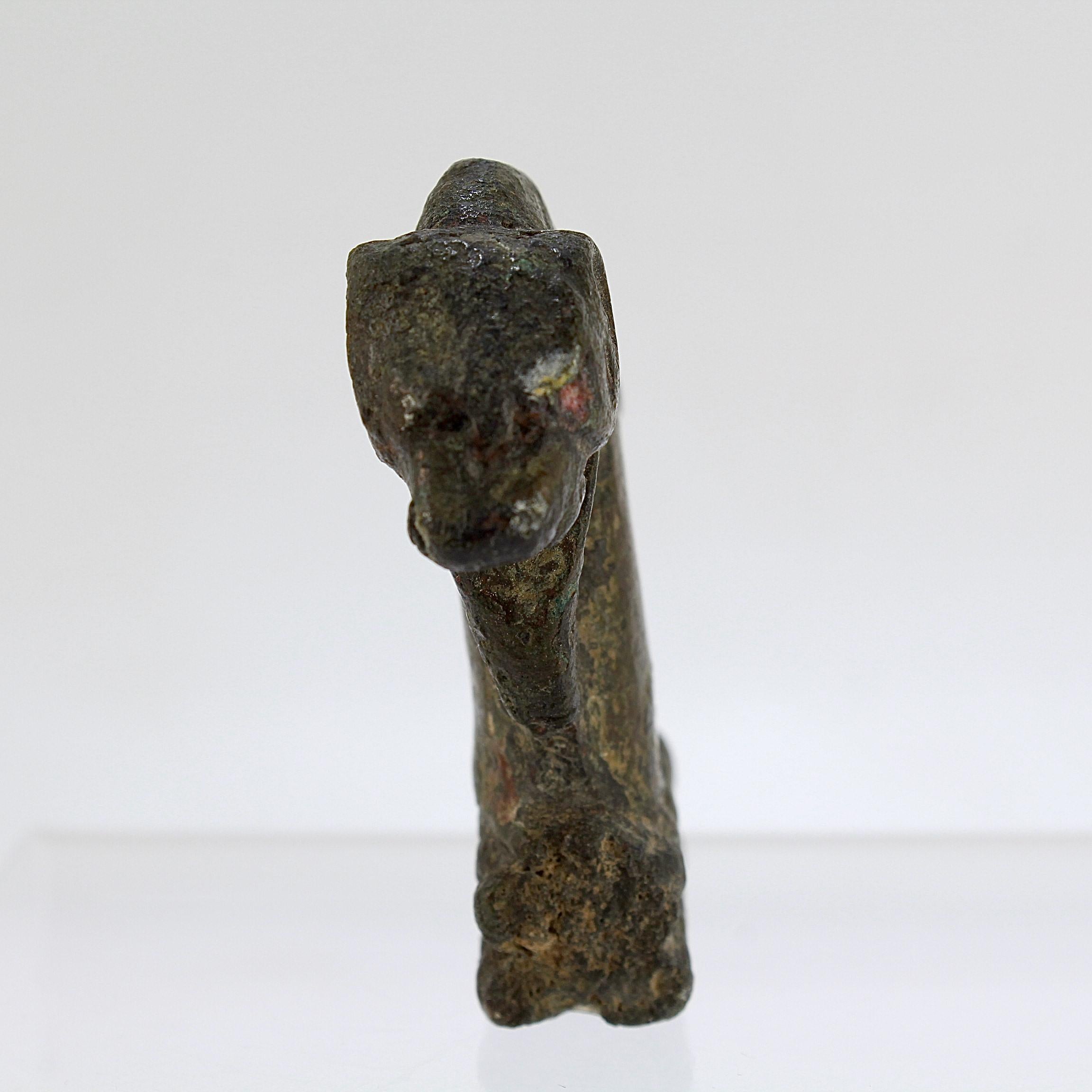 Européen Poignée ou artefact romain antique en bronze en vente