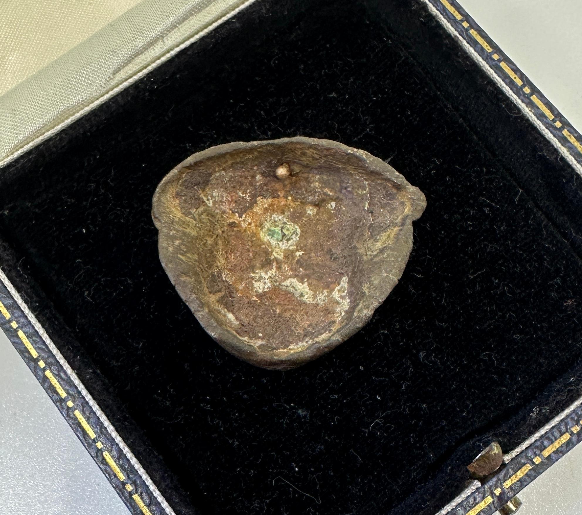 Antica collana romana di bronzo con testa di Bacco e Dioniso del II sec. d.C. in oro 14K in vendita 4
