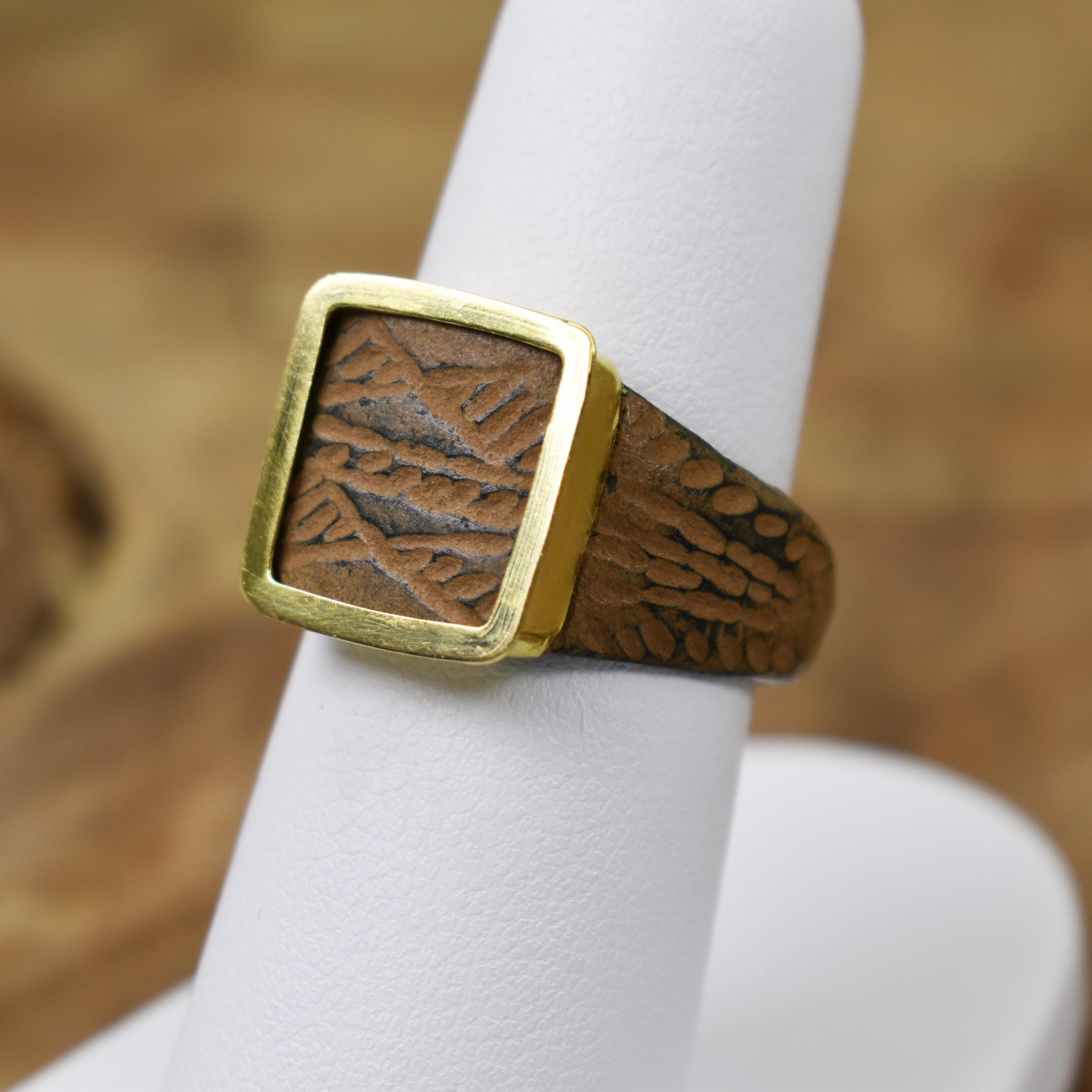 Classical Roman Ancient Roman Bronze Signet Ring with 22 Karat Gold Bezel For Sale