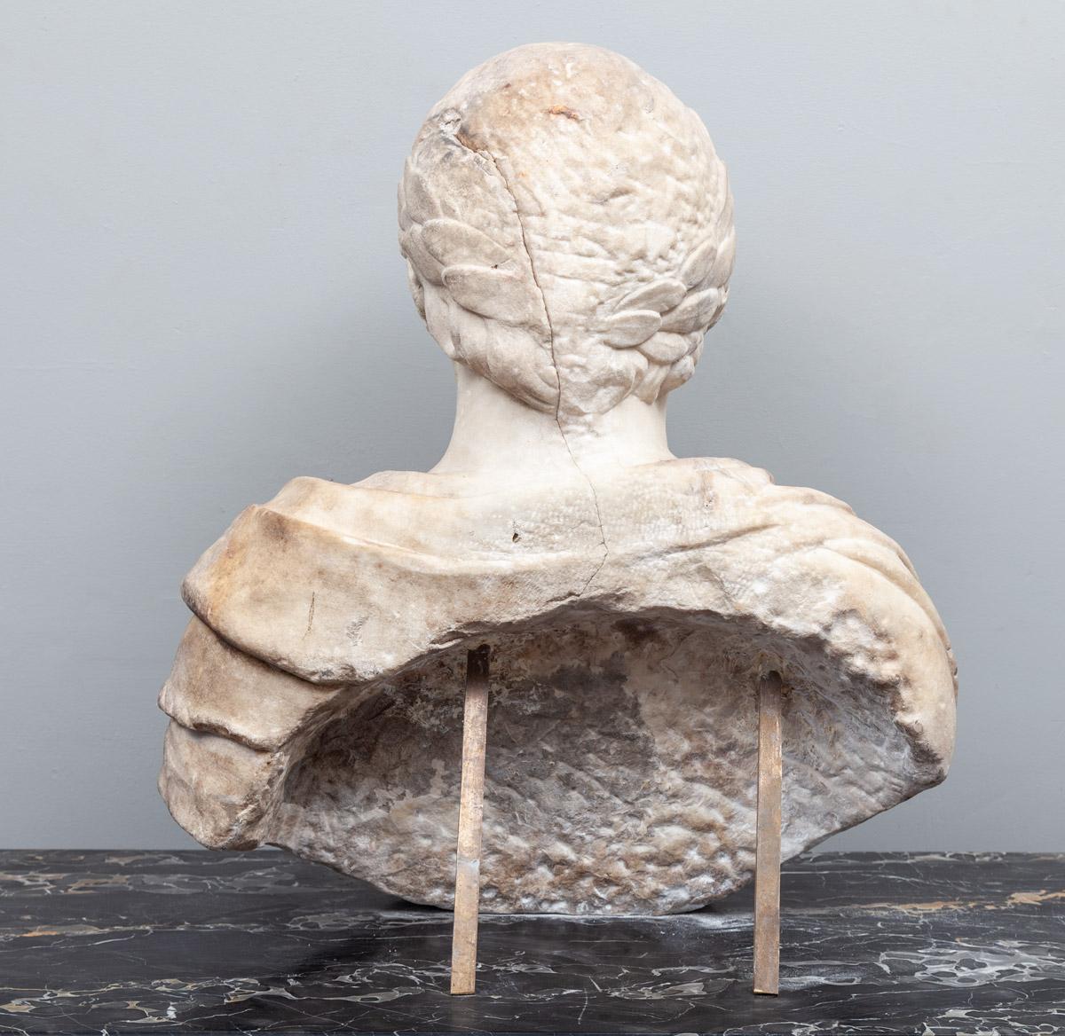 Sculpté Buste romain d'antiquités en vente