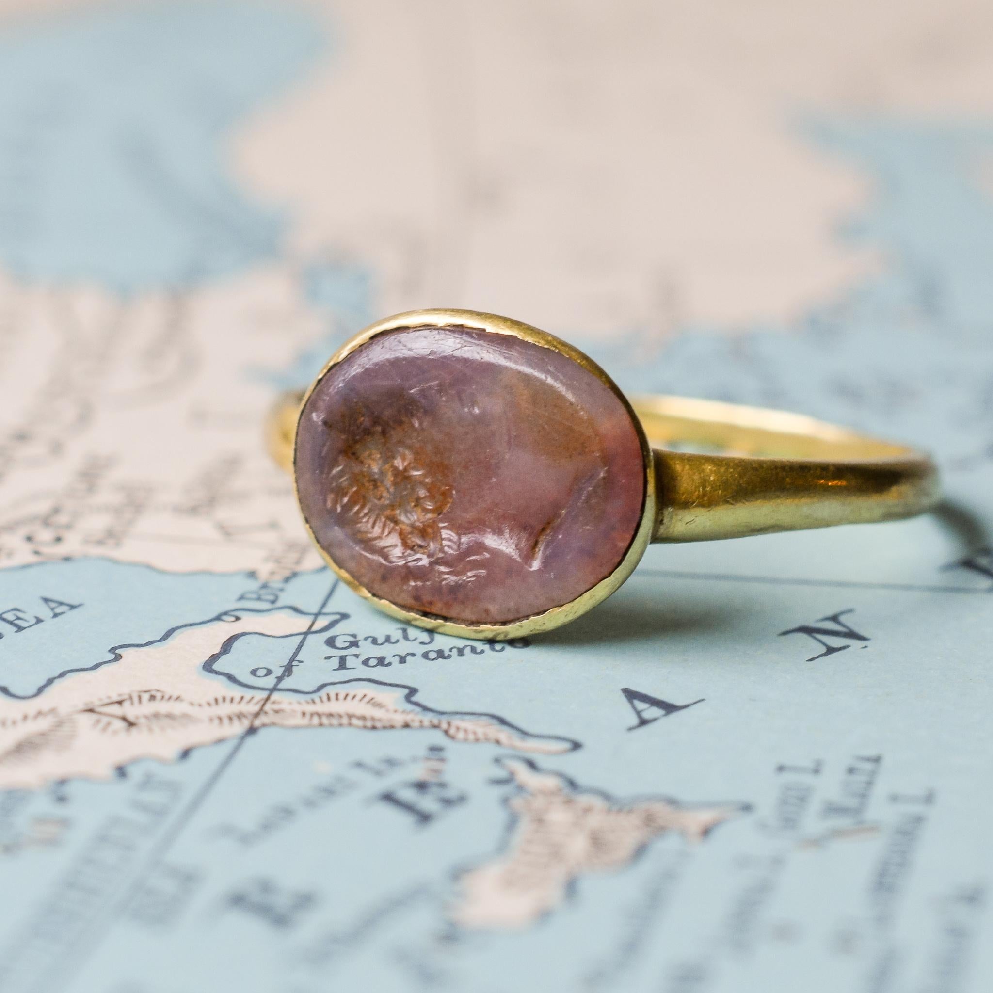 Ancient Roman Caesar Augustus Intaglio Signet Ring In Good Condition In Sale, Cheshire