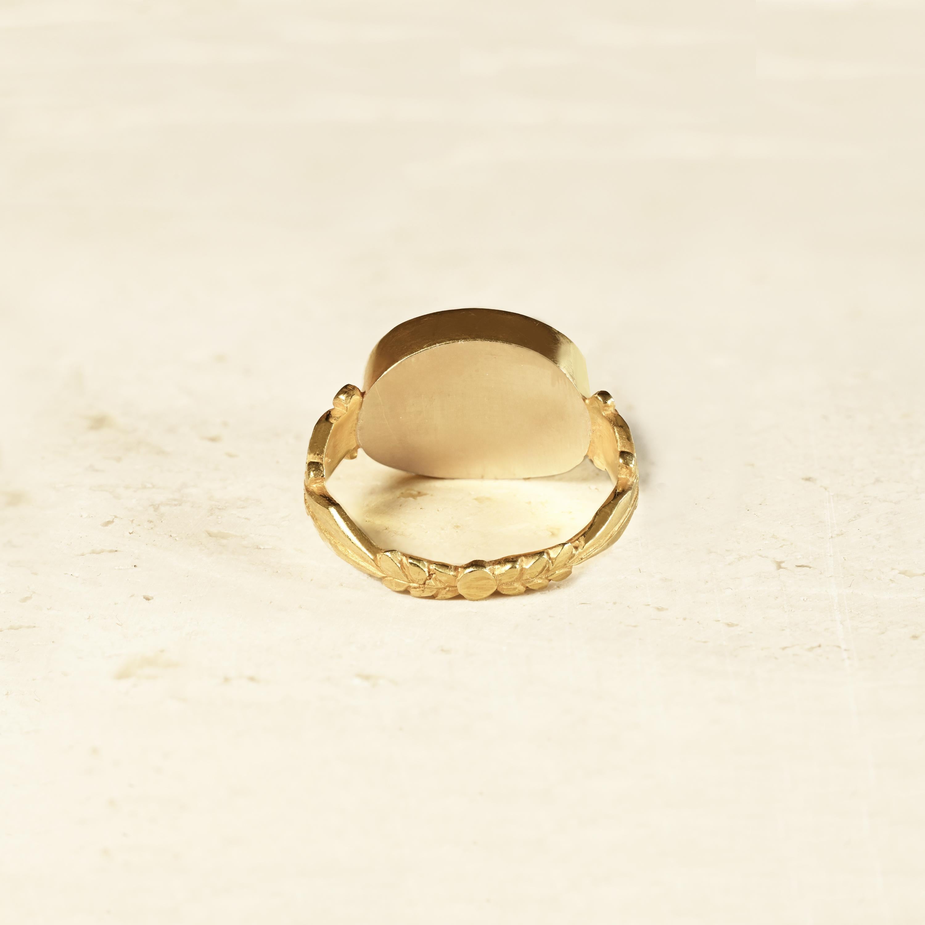 Antiker römischer Karneol-Intaglio-Ring aus 18 Karat Gold mit Hahn und Füllhorn aus Karneol 1