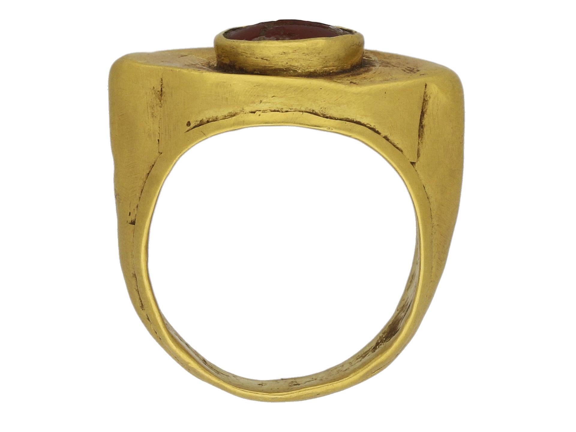 Uncut Ancient Roman carnelian signet ring, circa 2nd century AD. For Sale