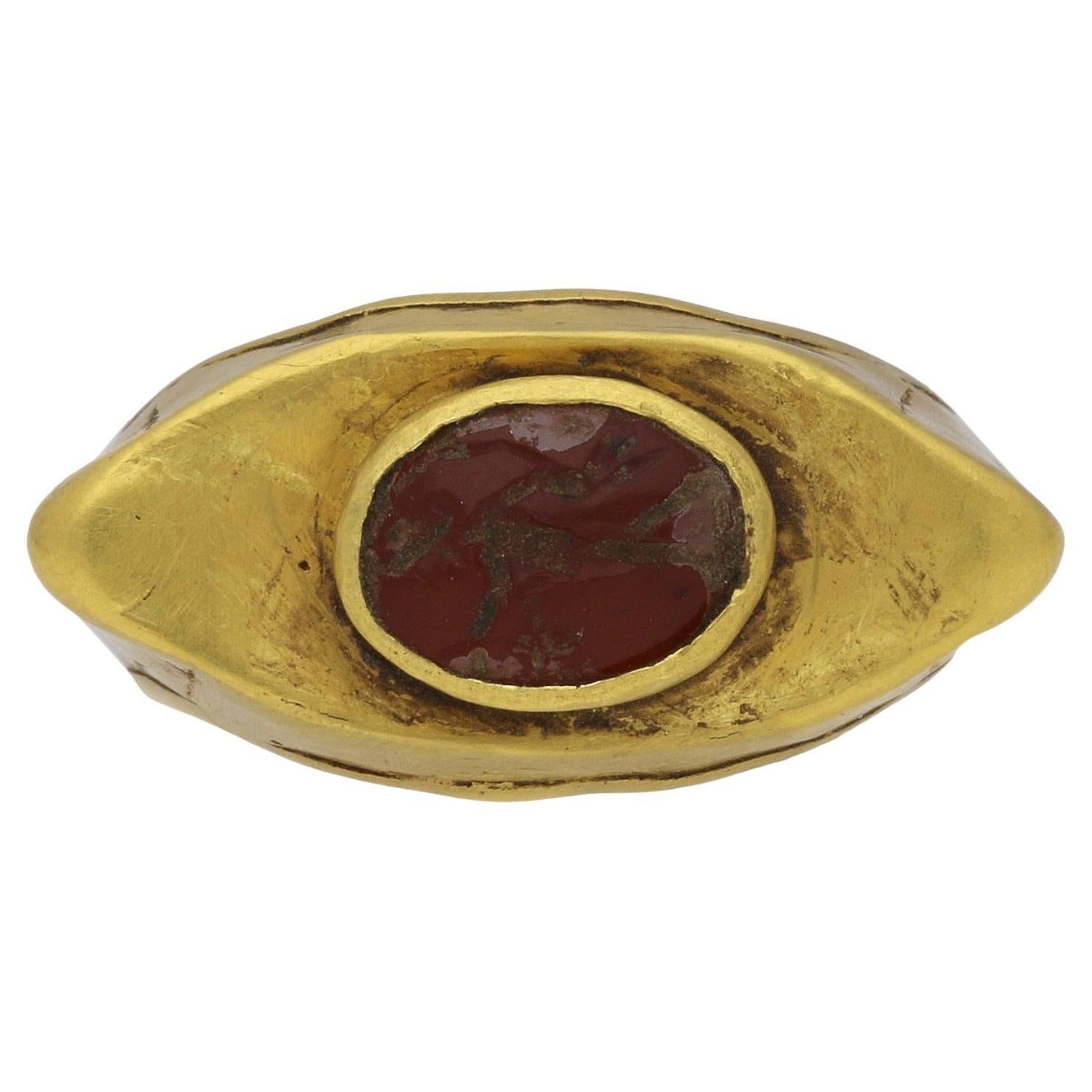 Ancient Roman carnelian signet ring, circa 2nd century AD. For Sale