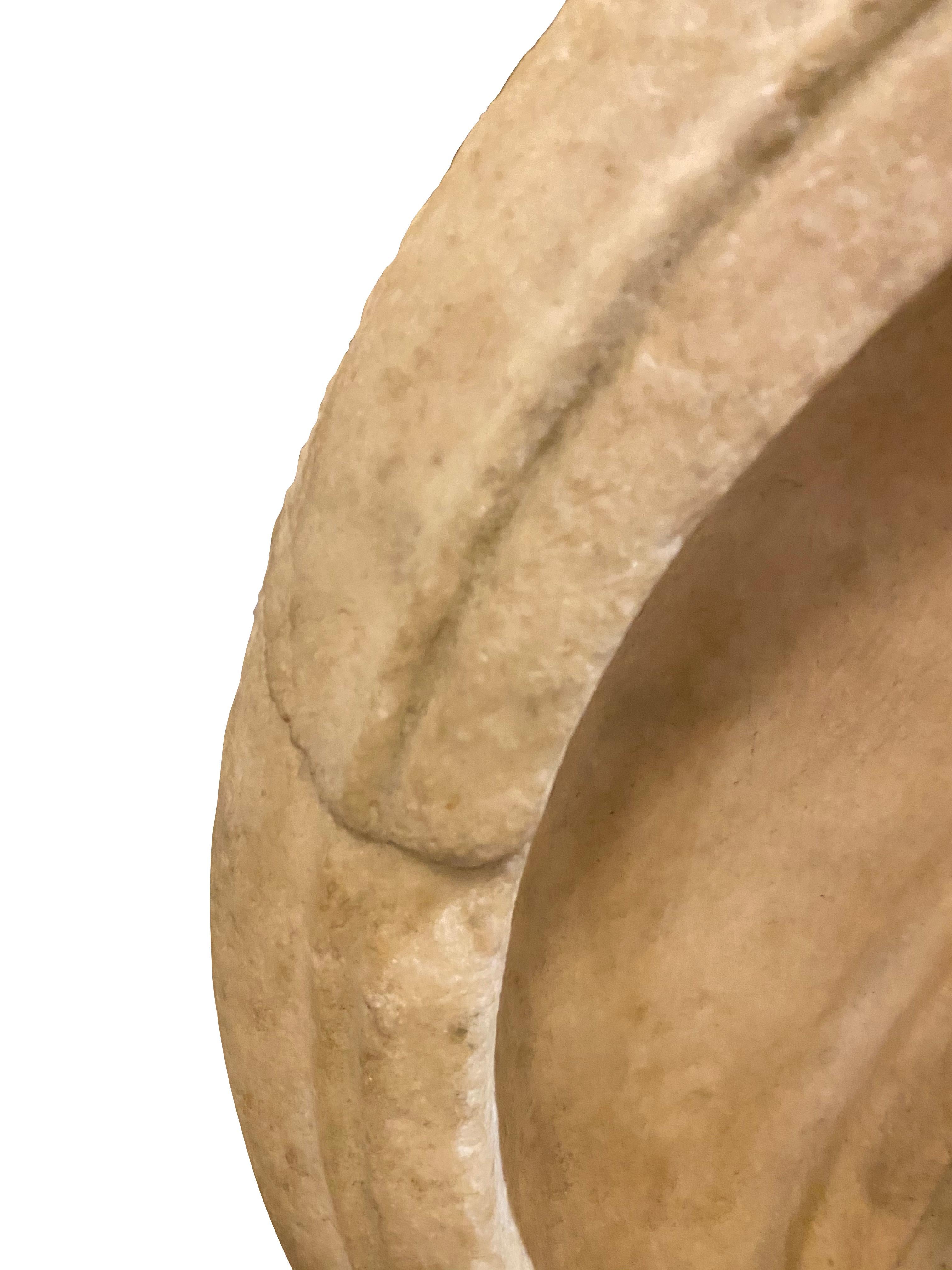 Rondelle romaine antique en marbre sculpté Bon état - En vente à Essex, MA