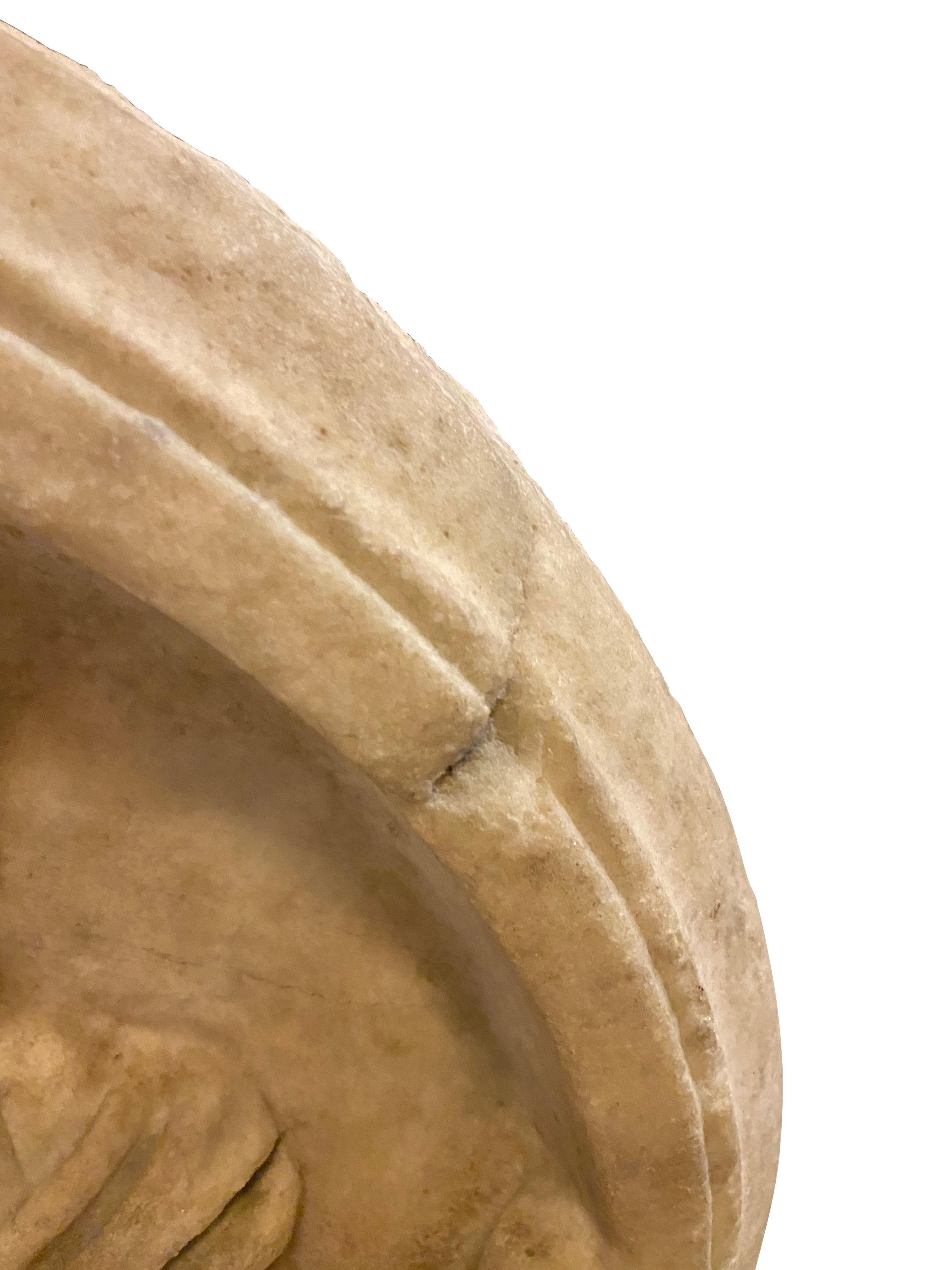 XVIIIe siècle et antérieur Rondelle romaine antique en marbre sculpté en vente