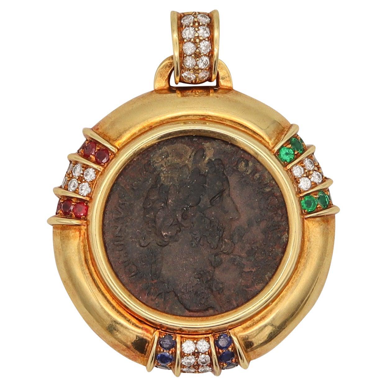 Pendentif de pièce de monnaie romaine ancienne en or 18 carats avec 3,97 carats de diamants et pierres précieuses