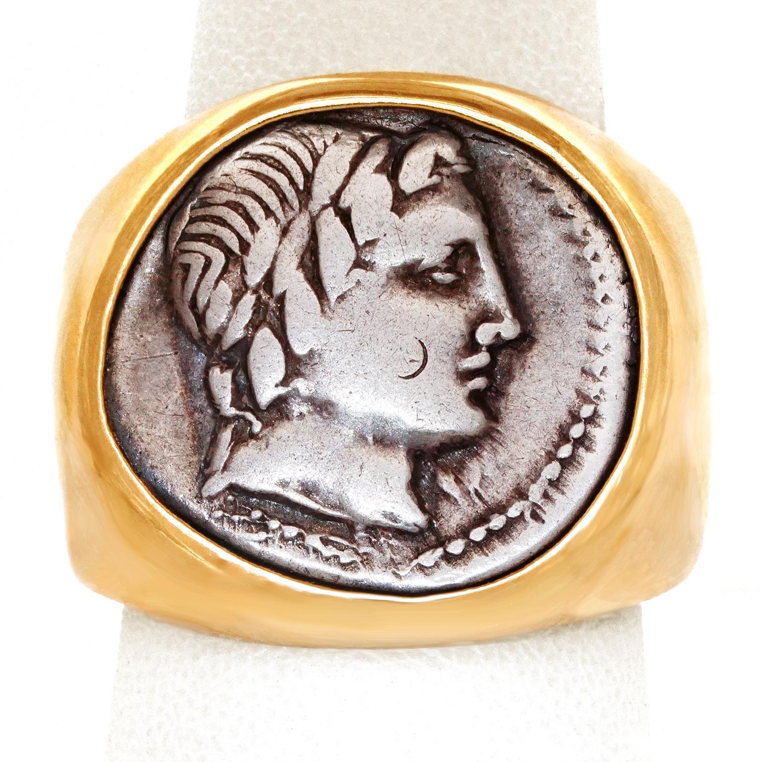 Ancient Roman Coin Signet Ring In Excellent Condition In Litchfield, CT