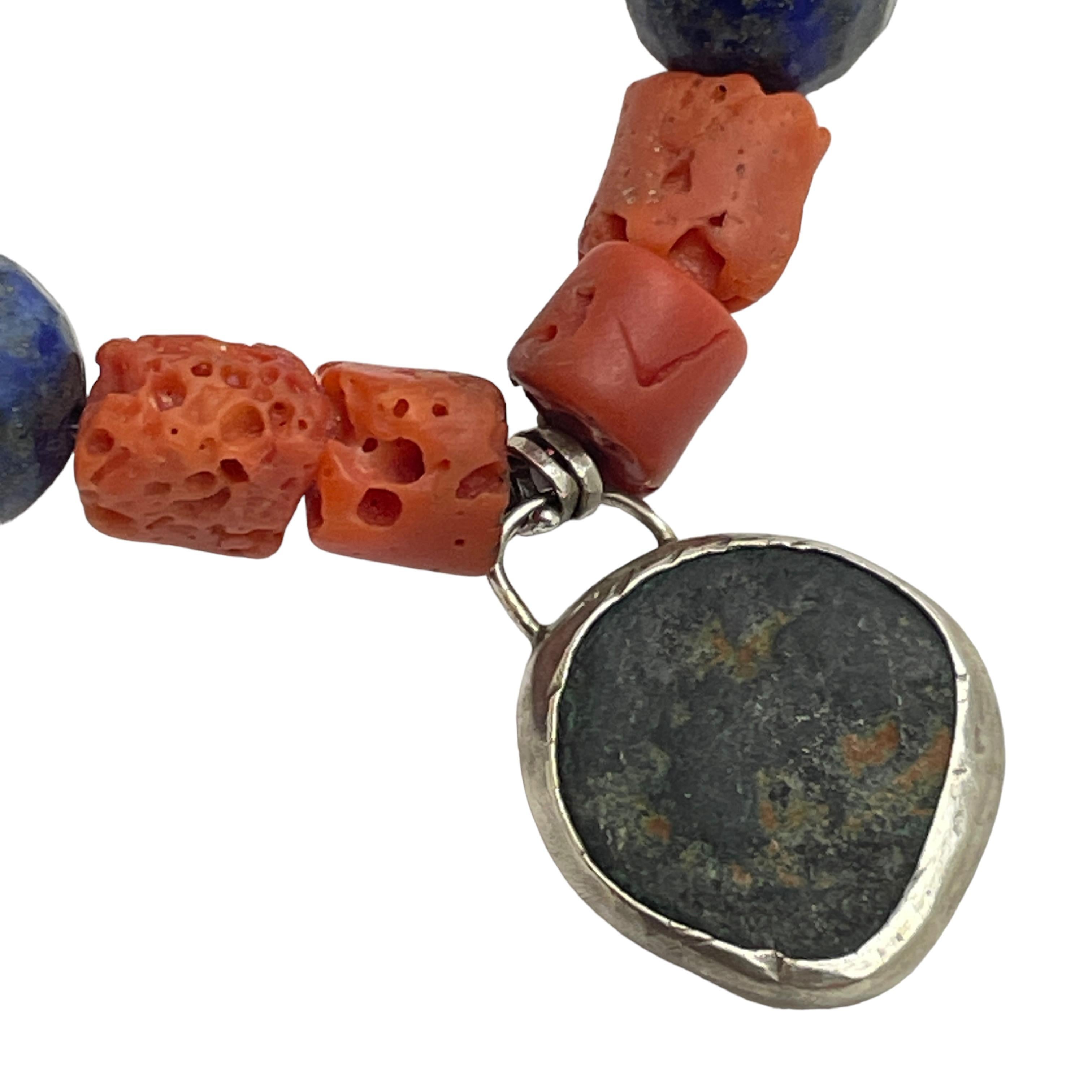 Ancient Roman coin sterling bezel charm red coral blue lapis beaded bracelet In Good Condition For Sale In Palos Hills, IL