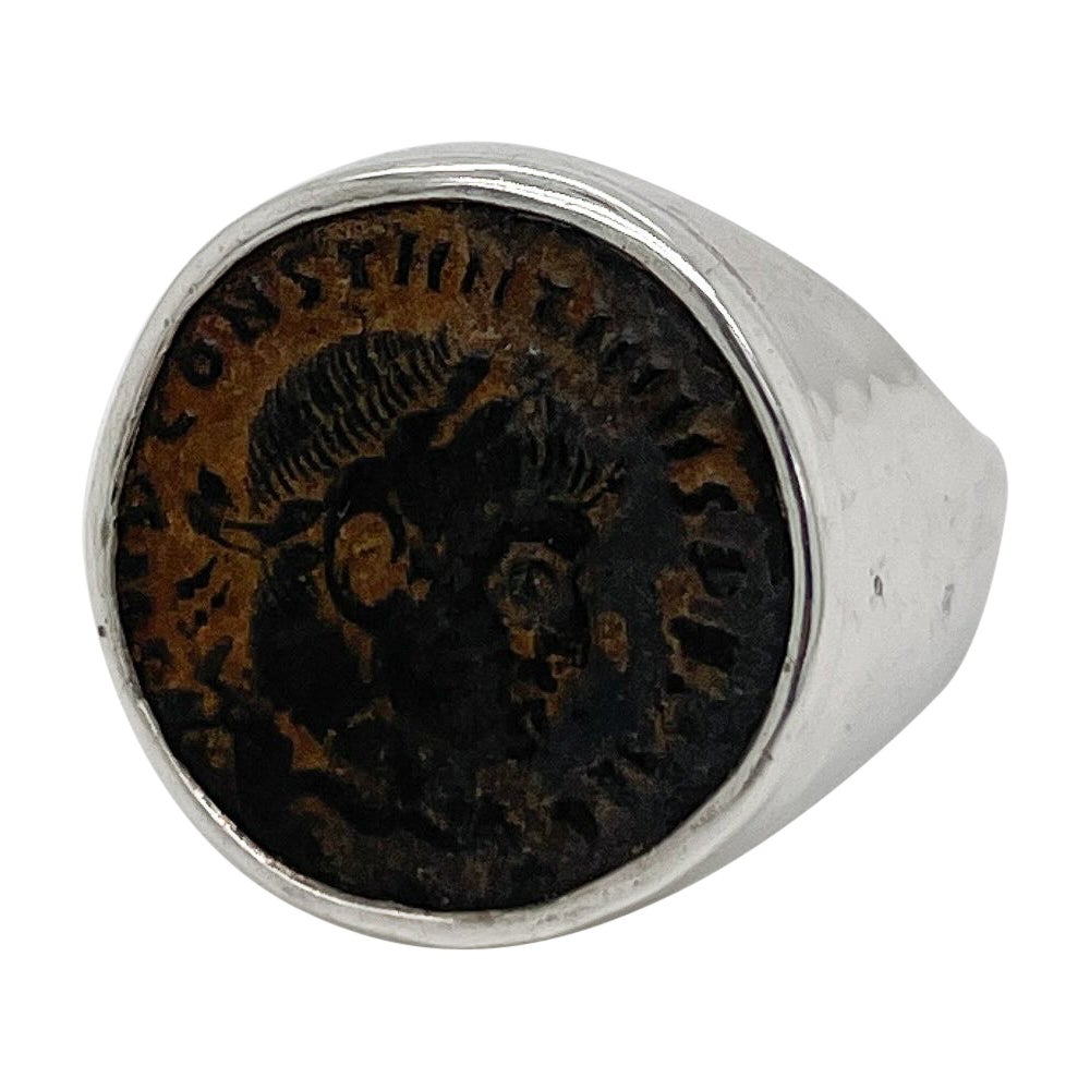 Anillo de sello de plata de ley y moneda romana antigua