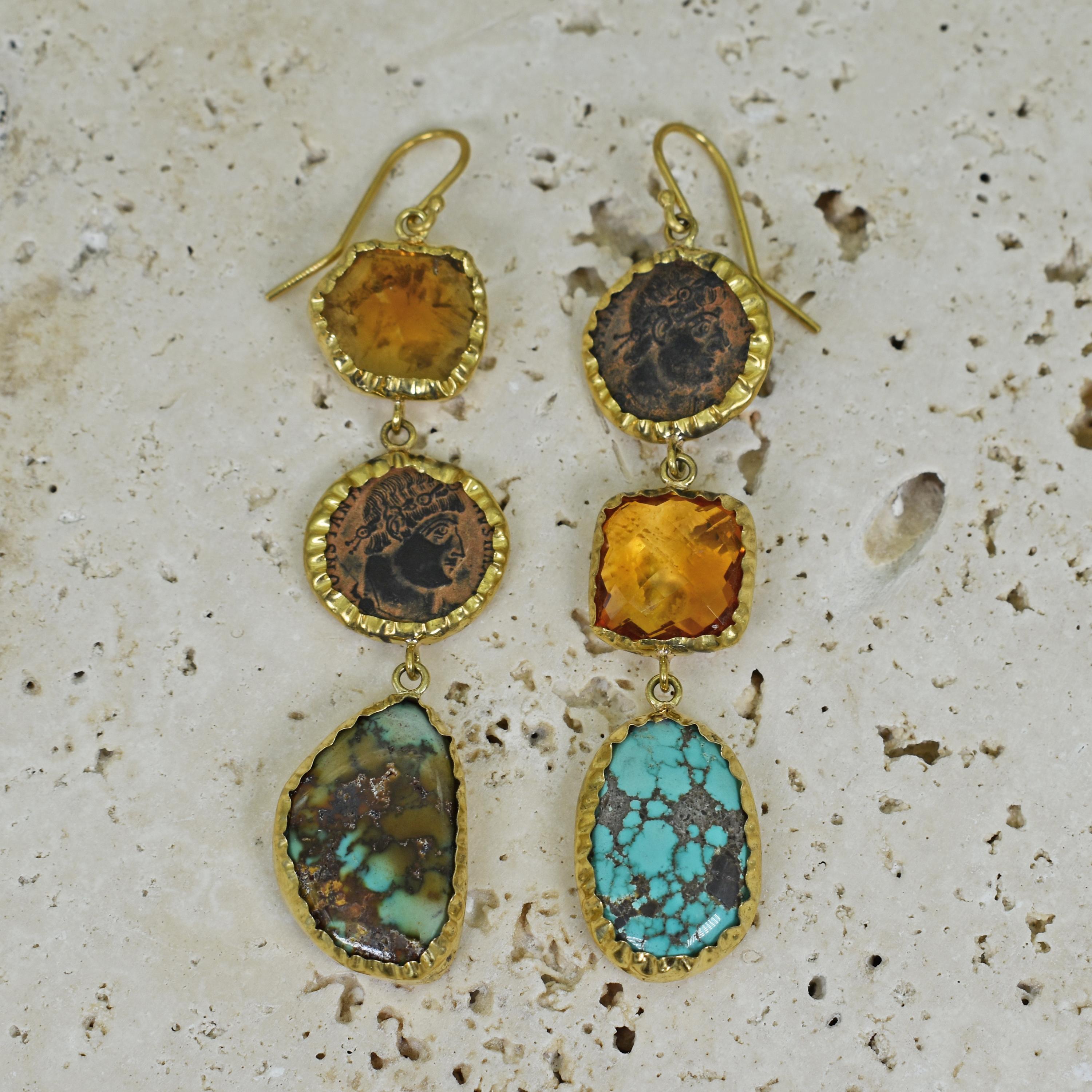 Boucles d'oreilles pendantes en or 22 carats avec pièces de monnaie romaines anciennes, turquoises et citrine Pour femmes en vente