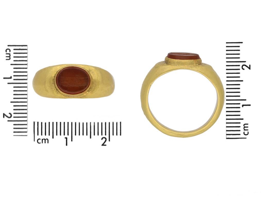 Women's or Men's Ancient Roman cornelian signet ring with engraving of Mars, circa 2nd-3rd centur For Sale