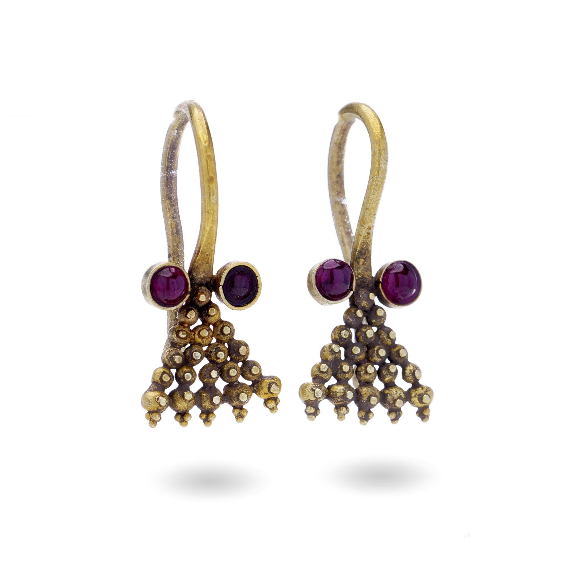 Women's Ancient Roman Empire 3rd-century 1yellow gold earrings set with rubies For Sale