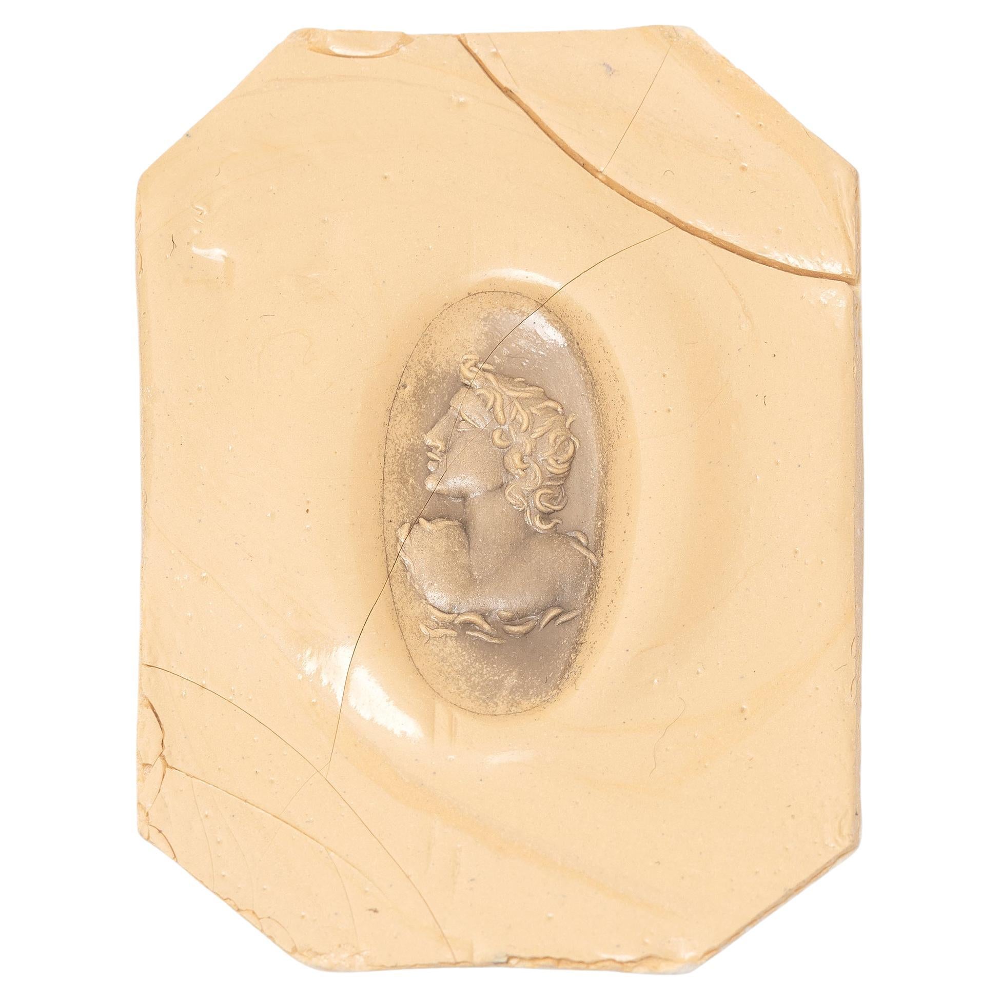 Ancienne intaille romaine du premier siècle ADS en jaspe rouge représentant Apollo en or jaune 18 carats.
Taille 8
Long 2,3cm
Weight:14,92gr.