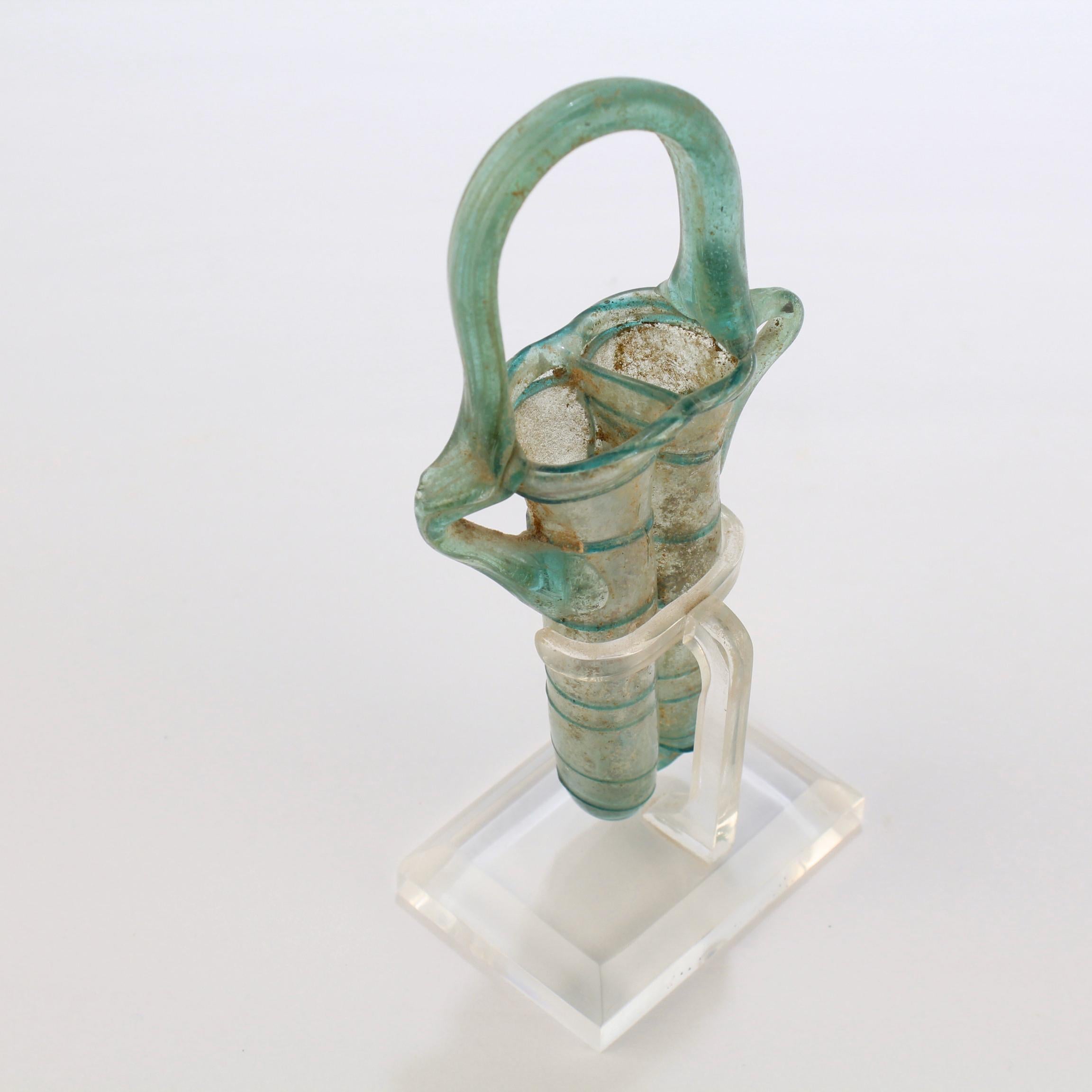 Doppel-Unguentarium aus antikem römischem Glas in Klar- und Aquafarbenem Glas 1