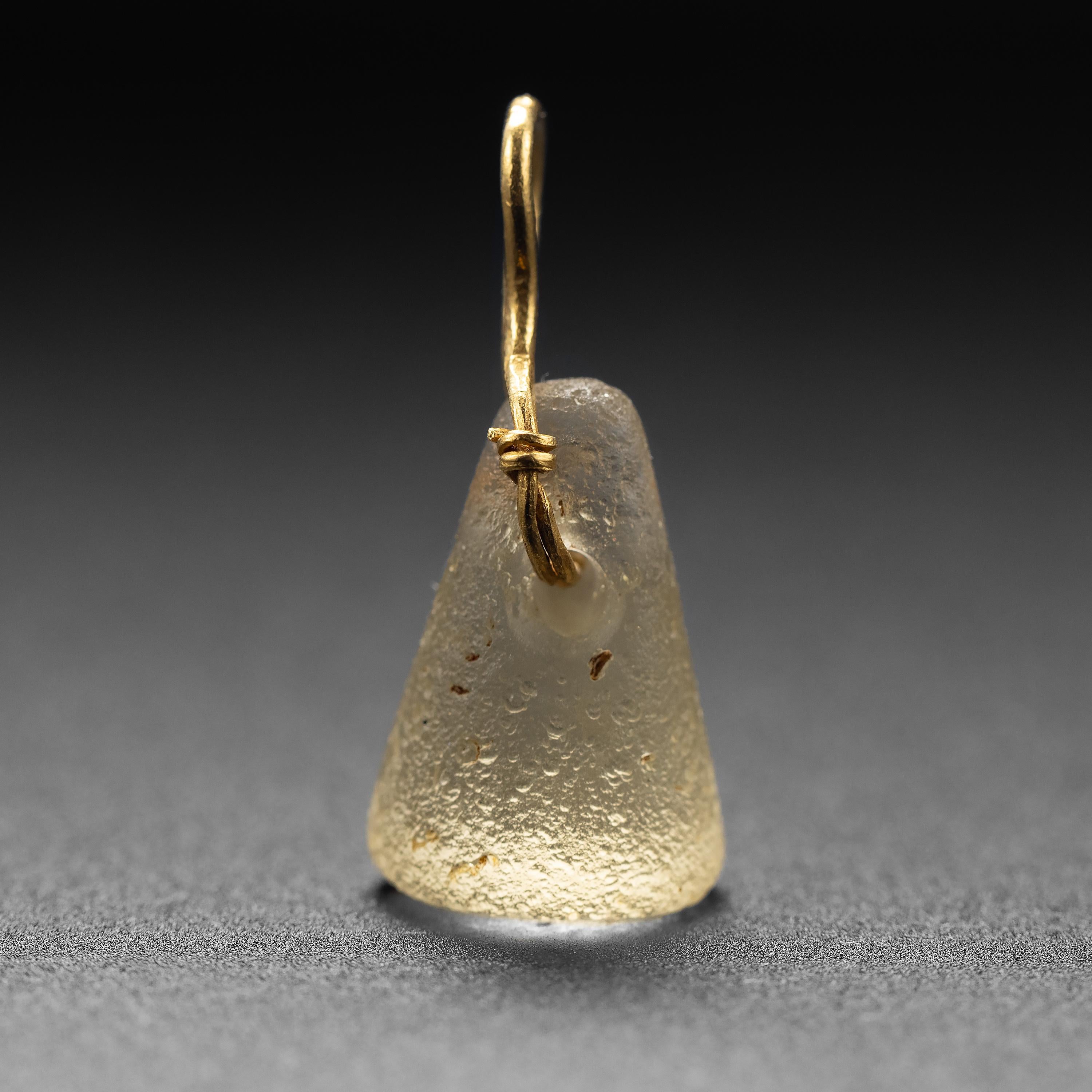 Antikes römisches Glas und Gold-Amulett, zertifiziert (Klassisch-römisch)