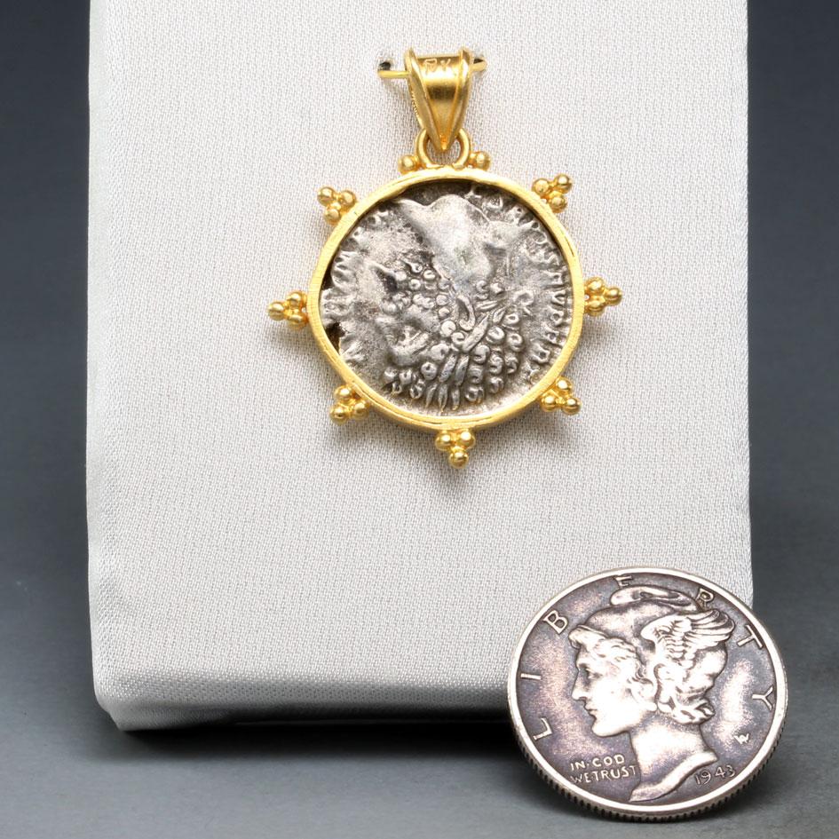 Classical Roman Ancient Roman Goddess Victoria Coin 18K Gold Pendant  For Sale