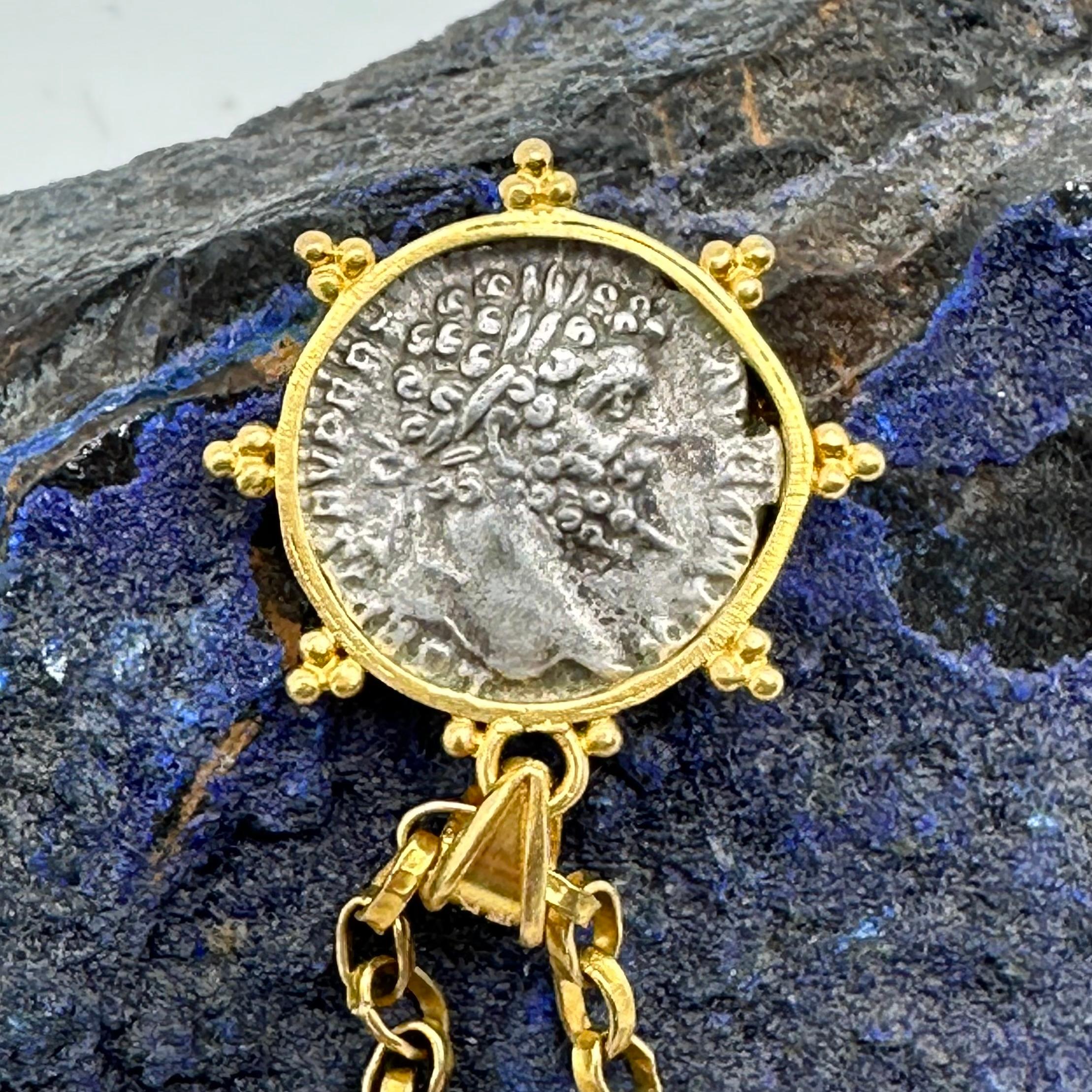 Ancient Roman Goddess Victoria Coin 18K Gold Pendant  For Sale 3