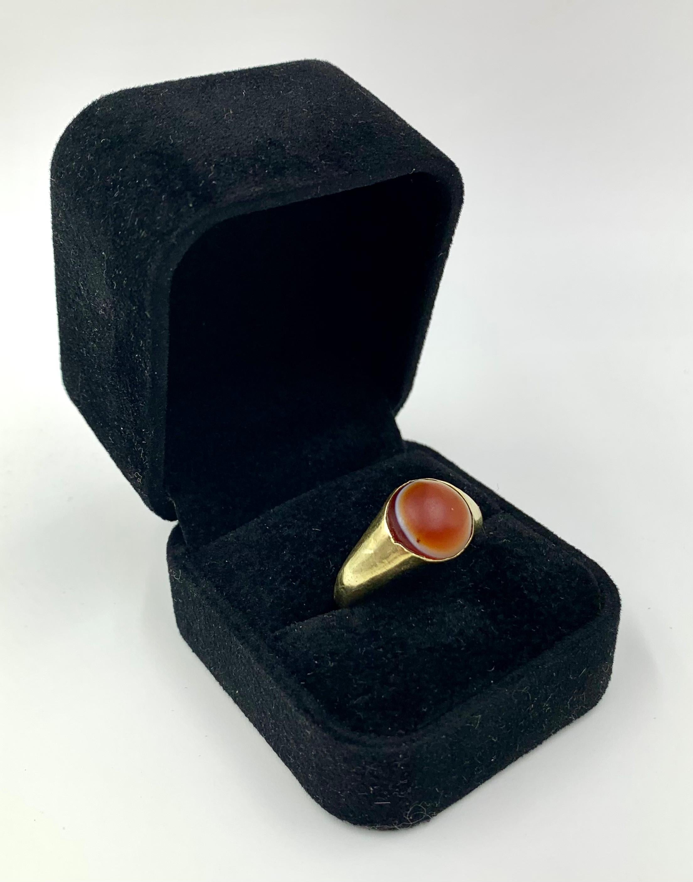 Ancient Roman Gold Banded Agate Amulet Ring, Circa 3rd Century A.D. For Sale 5