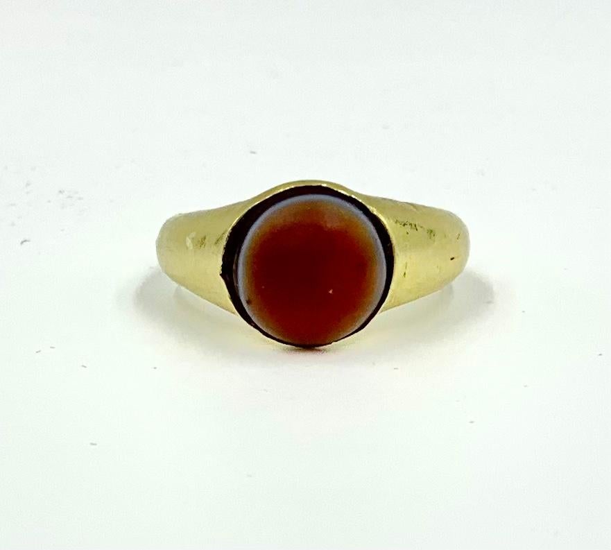 Ancient Roman Gold Banded Agate Amulet Ring, Circa 3rd Century A.D. For Sale 7