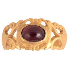 Anello da dito in oro romano antico Gemma di granato