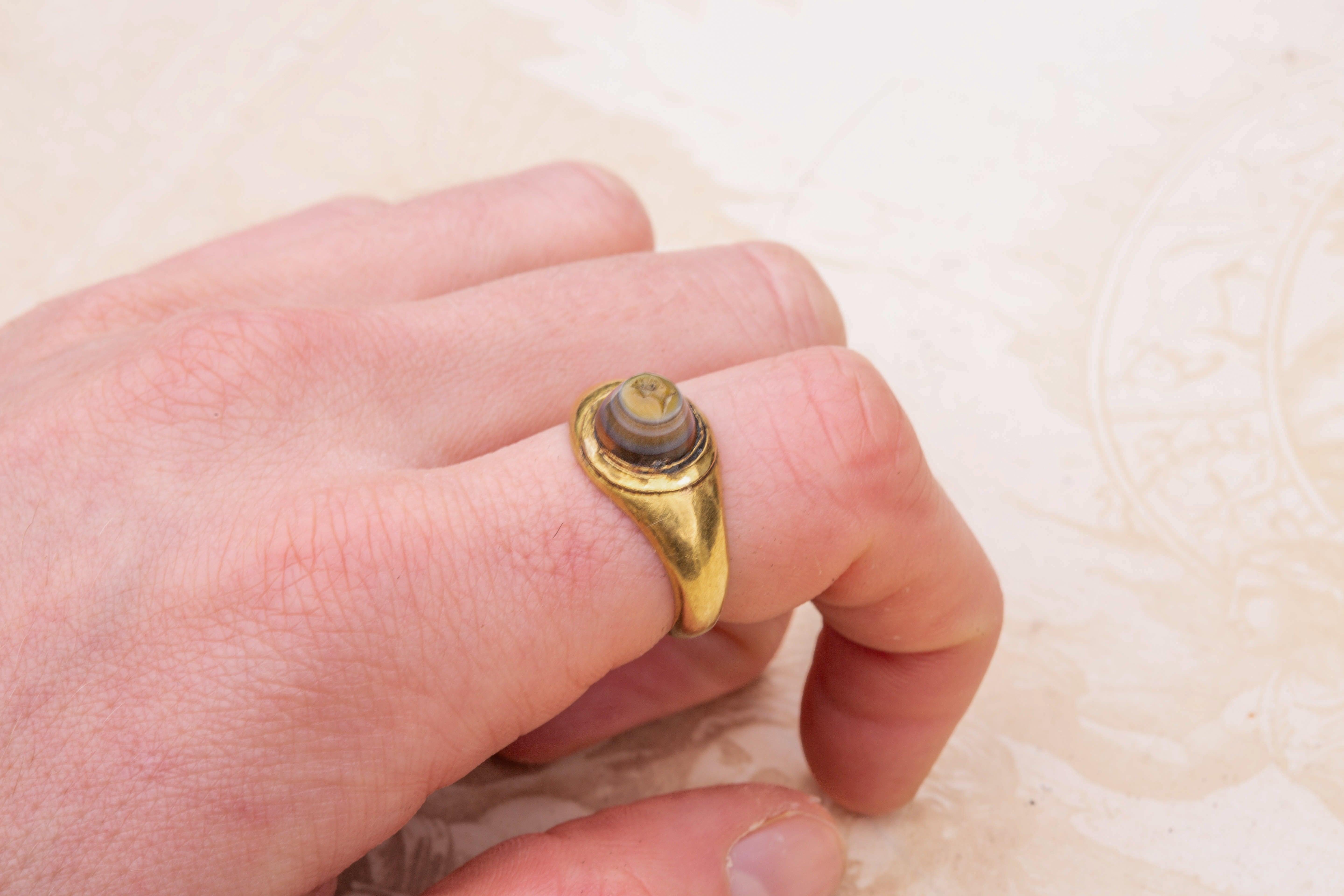 Ancient Roman Gold Mens Signet Ring Conical Intaglio Ring Gem Carving For Sale 7