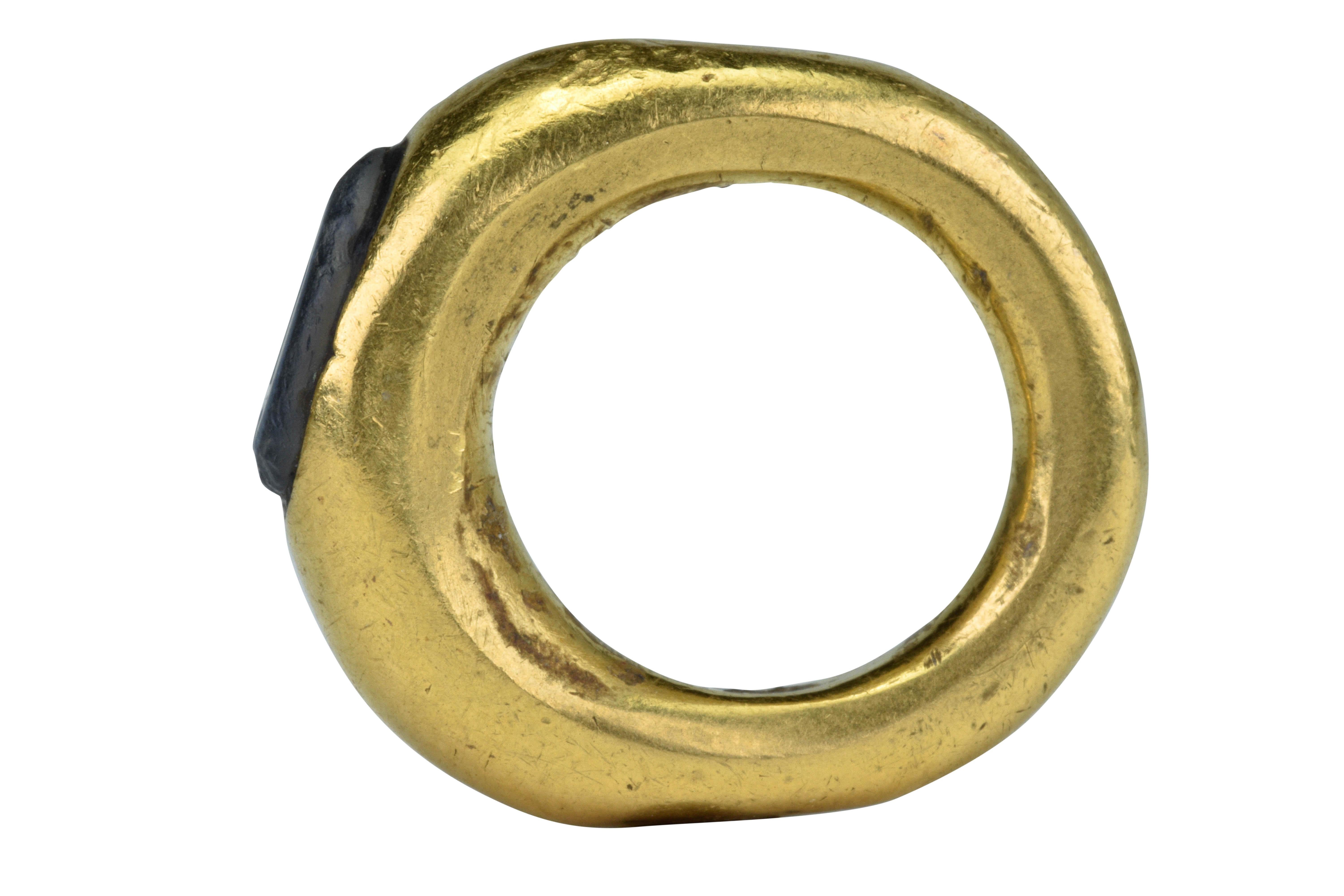 Classical Roman Ancient Roman Gold Nicolo Intaglio Signet Ring with Standing Warrior