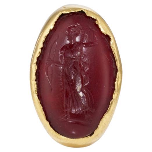 Classical Roman Ancient Roman Gold Ring with Diana Intaglio 2rd Century AD For Sale