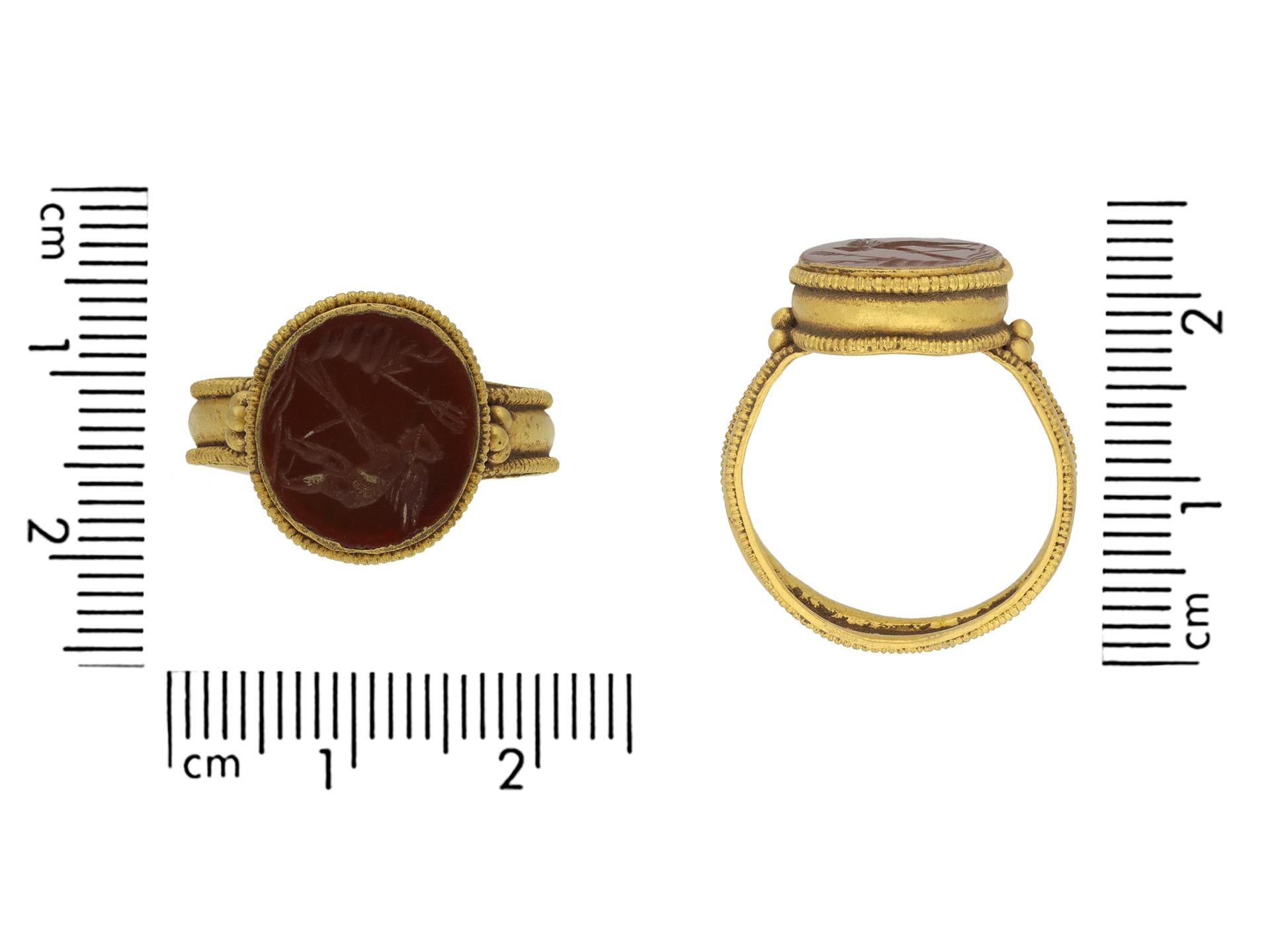 Women's or Men's Ancient Roman Gold Ring with Intaglio of Neptune, circa 2nd-3rd Century AD