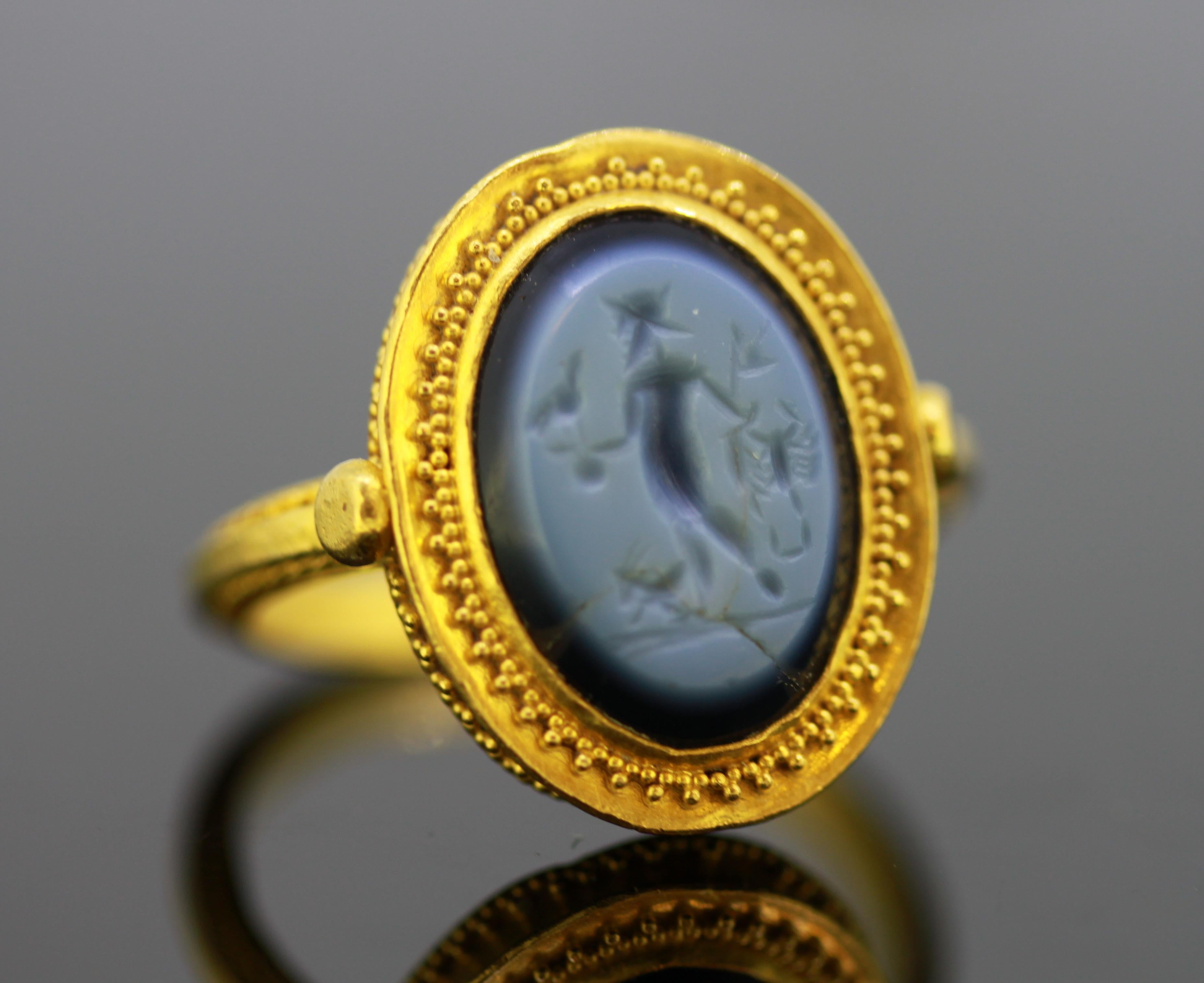 Women's or Men's Ancient Roman Gold Ring with Nicolo Intaglio of Venatores, 1st-3rd Century Ad