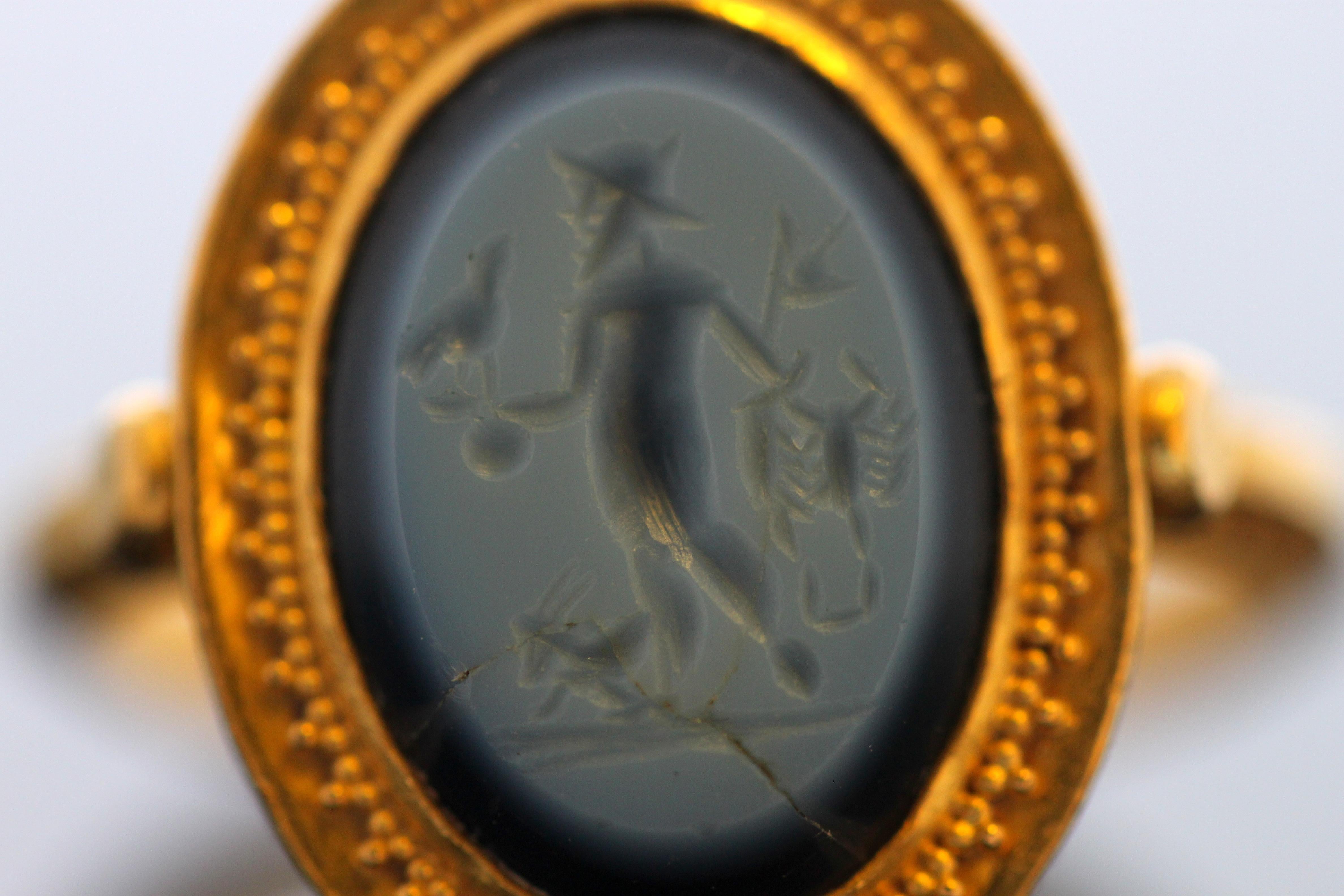 Ancient Roman Gold Ring with Nicolo Intaglio of Venatores, 1st-3rd Century Ad 1