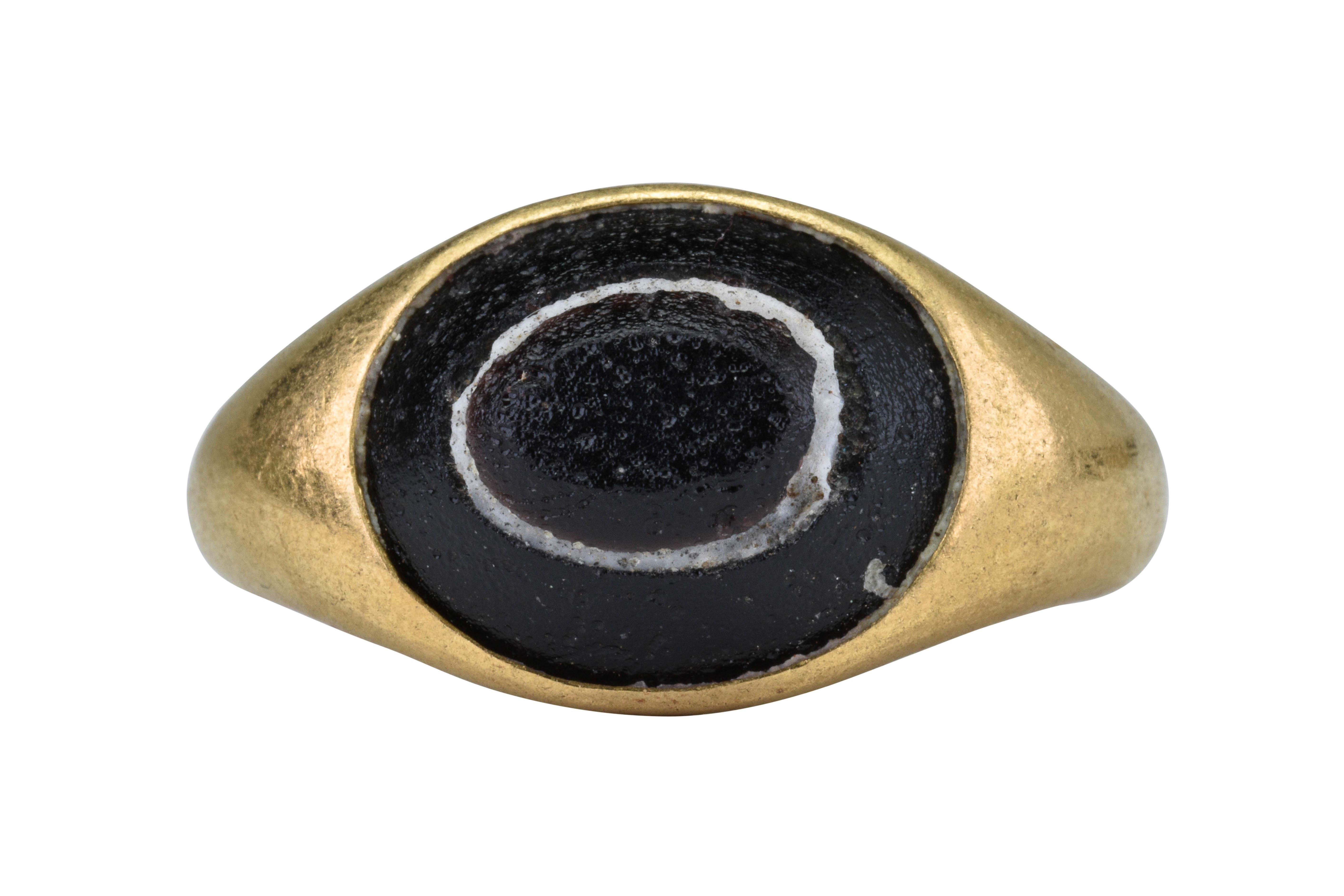 Ancient Roman Gold Signet Ring Inlaid with a Glass 