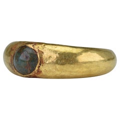 Ancient Roman Gold Signet Ring with Emerald Stone