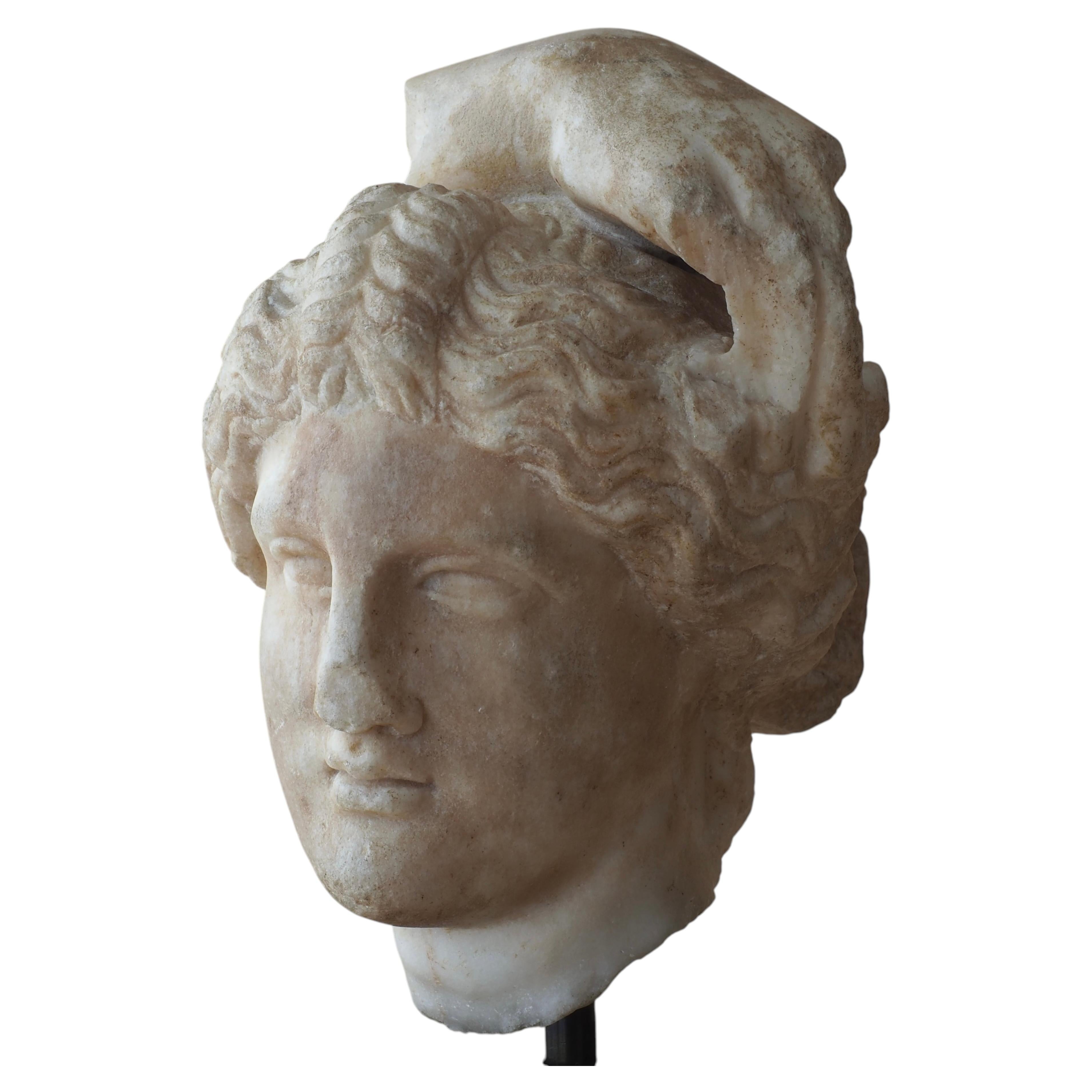 Tête romaine antique d'Apollon, vers 100 av. J.-C. - 100 apr. J.-C. en vente